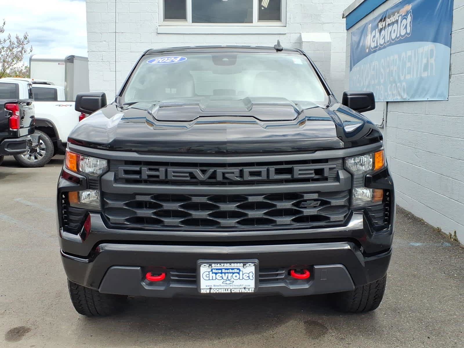 Used 2024 Chevrolet Silverado 1500 Custom Trail Boss AWD/4WD image 2