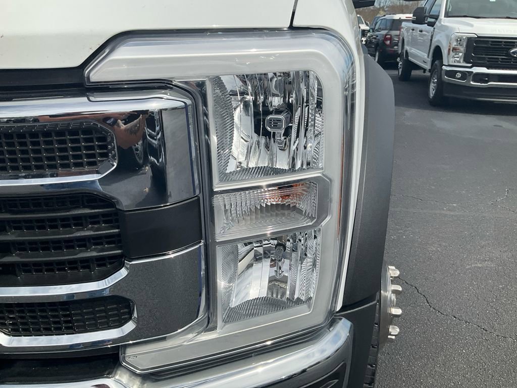 Used 2025 Ford F450 XL w/ XL Chrome Package image 9