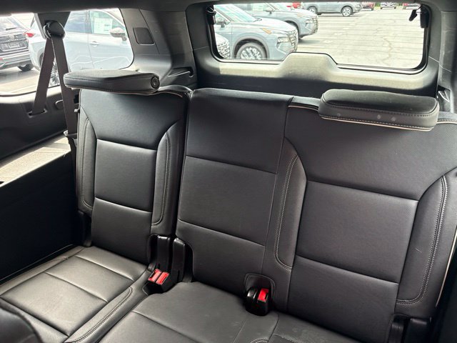 Used 2024 GMC Yukon XL SLT AWD/4WD image 18