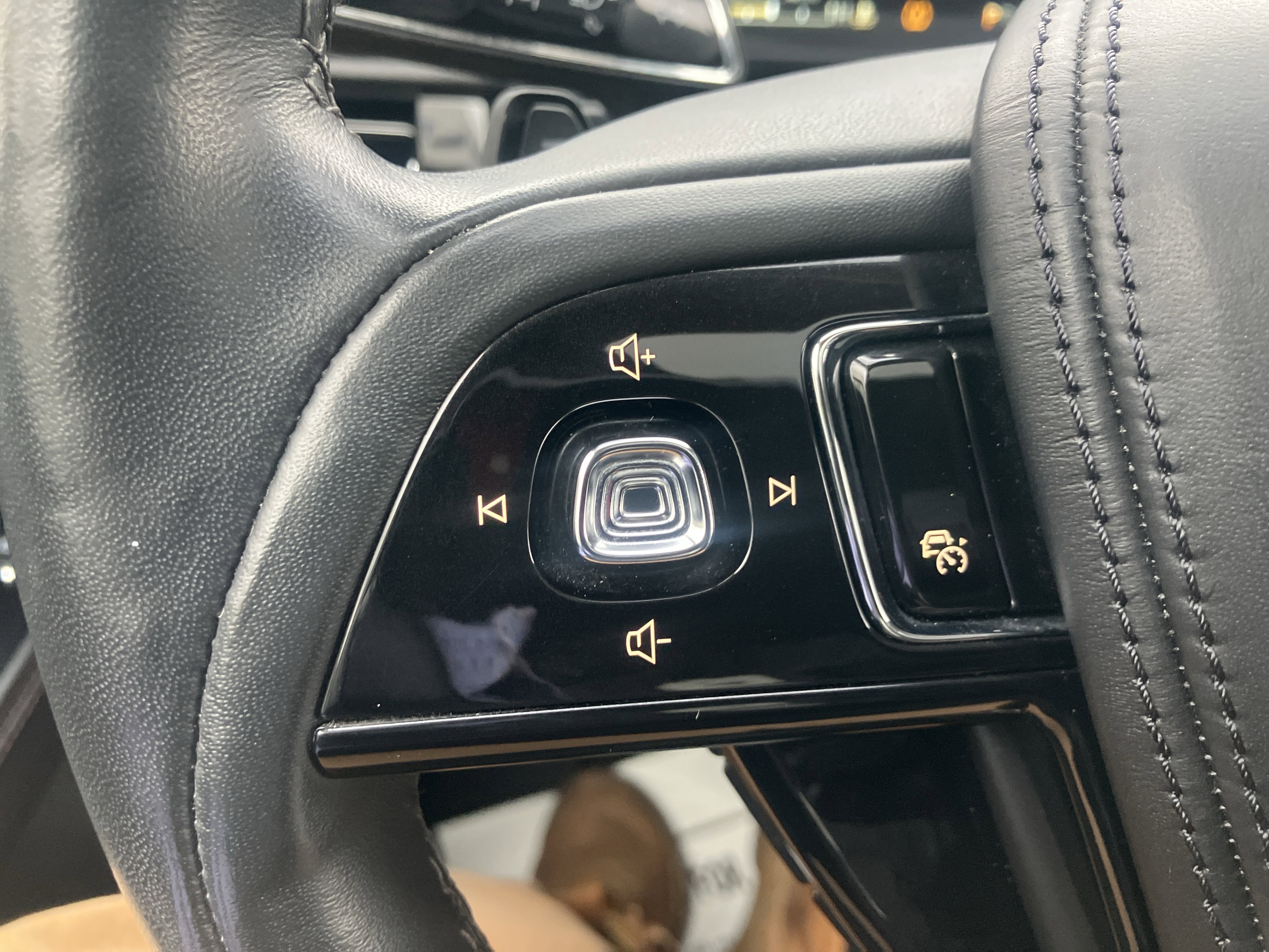 Used 2024 Lincoln Aviator Reserve image 27