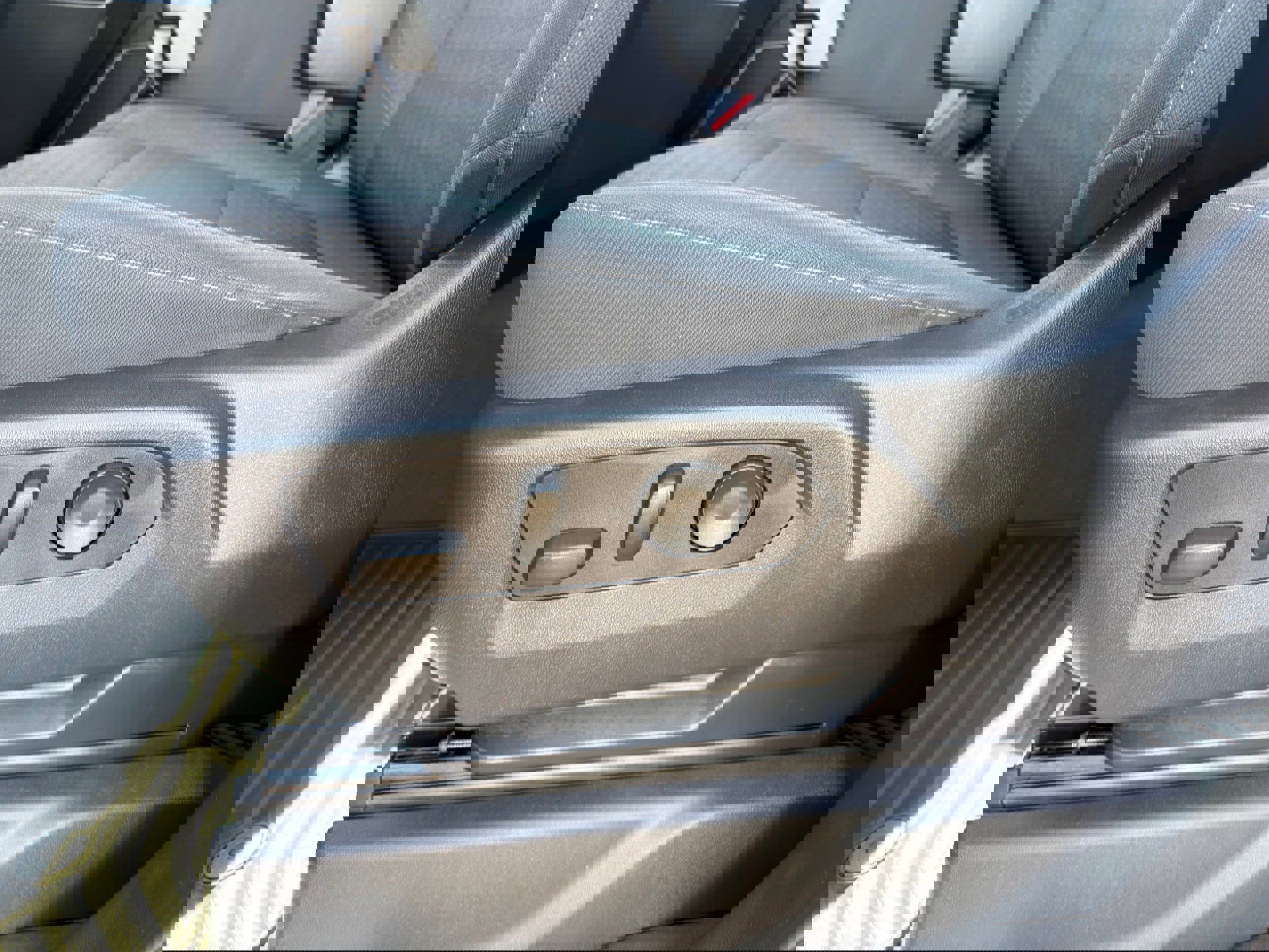 Used 2025 Chevrolet Silverado 2500 LT w/ Convenience Package image 29