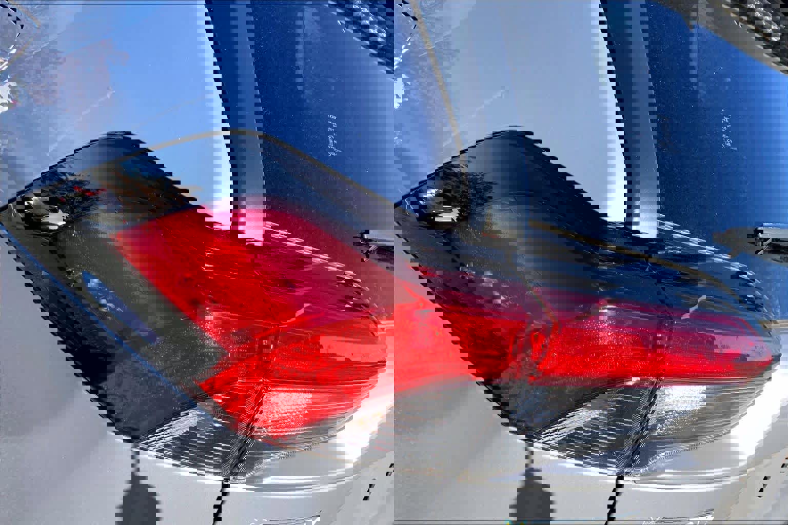 Used 2020 Toyota RAV4 XLE image 28