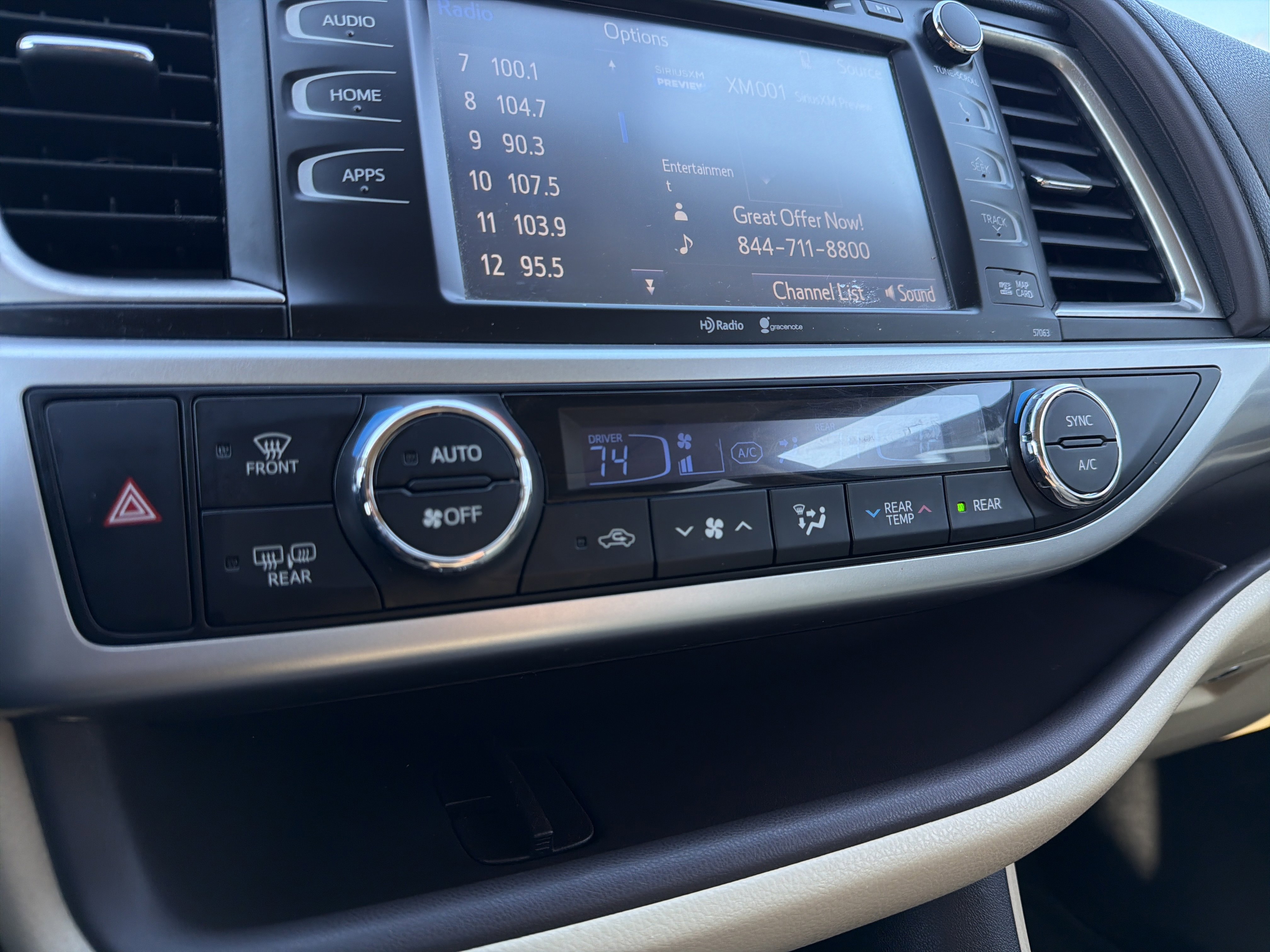 Used 2015 Toyota Highlander XLE image 21