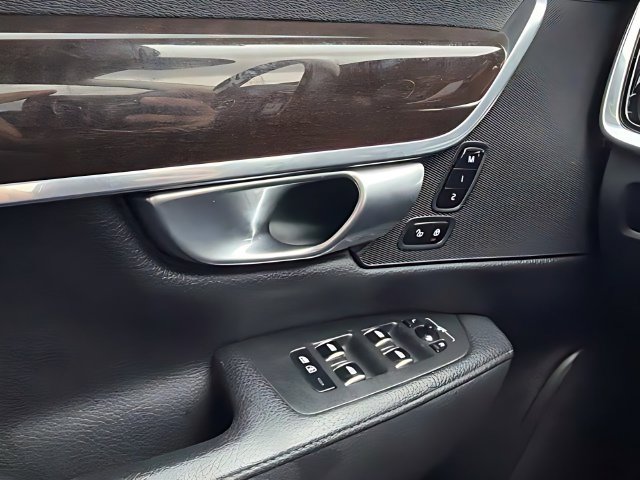 Used 2018 Volvo S90 T5 Momentum w/ Convenience Package FWD image 22