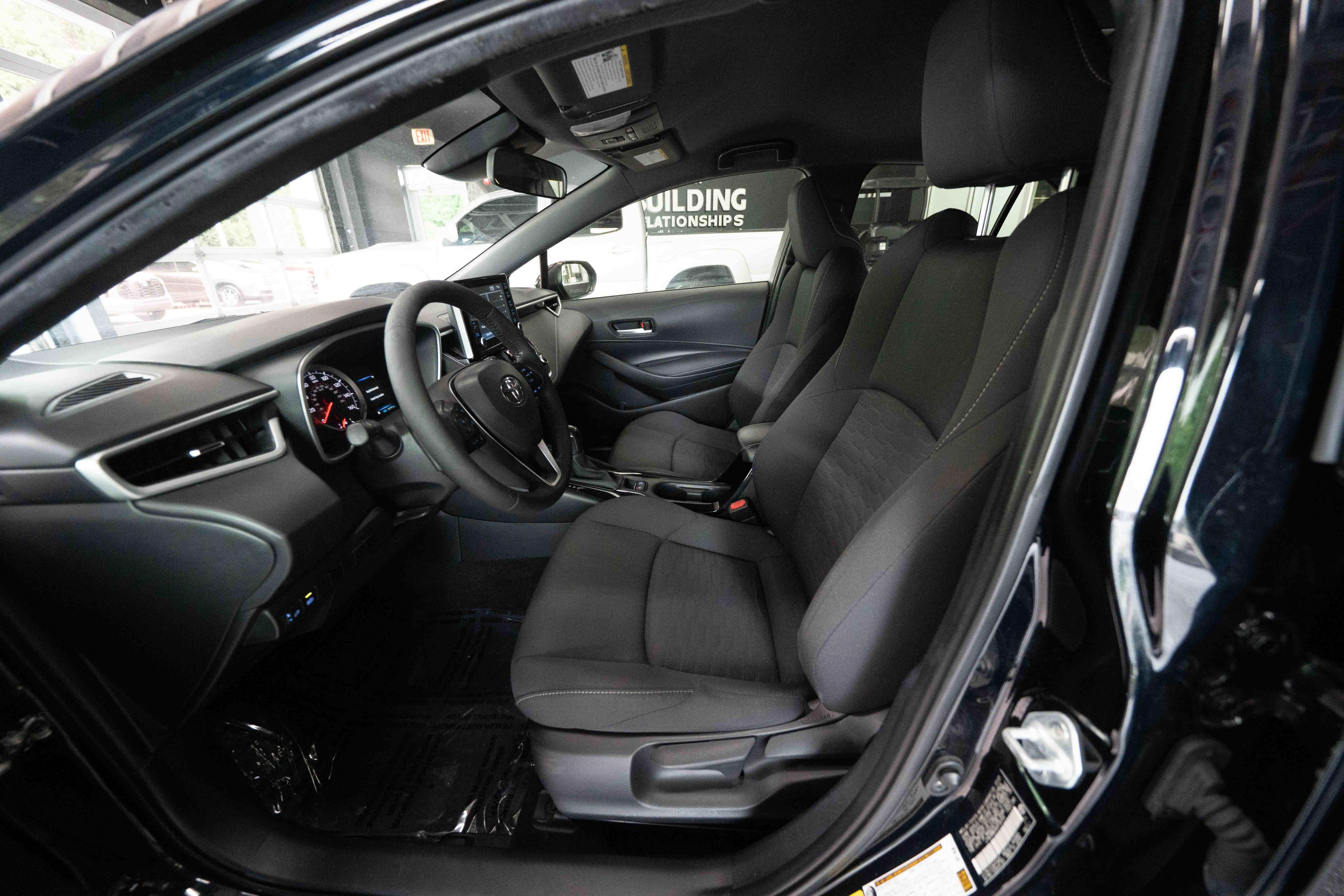 Used 2022 Toyota Corolla SE FWD image 9
