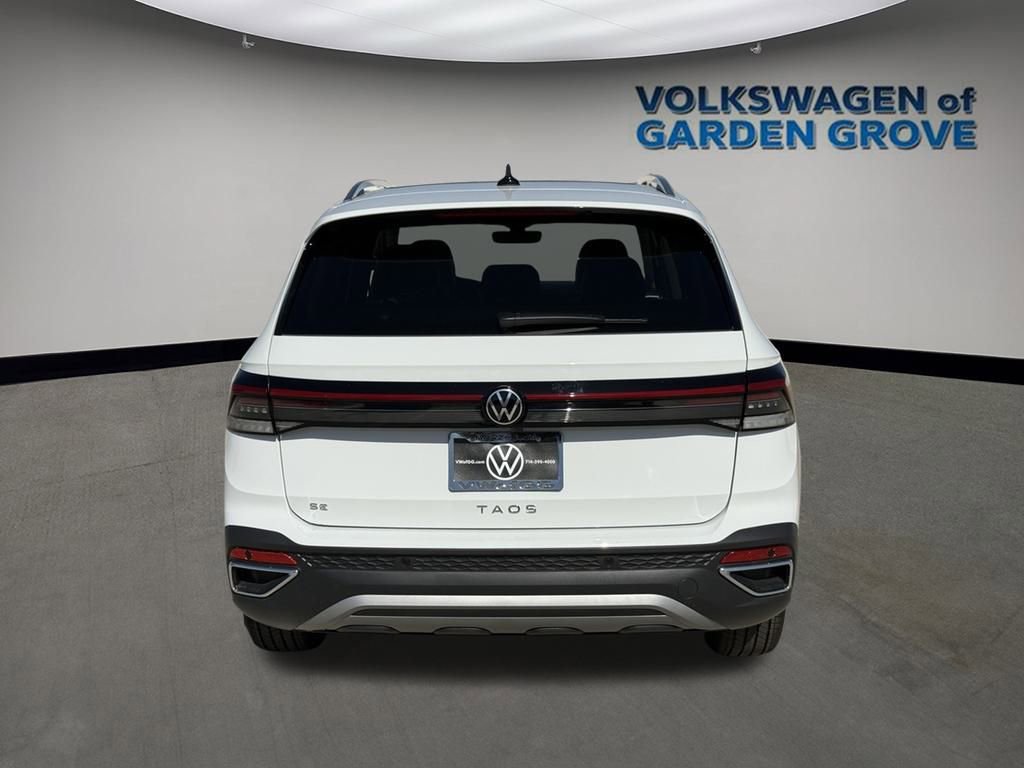 New 2026 Volkswagen Taos SE image 6