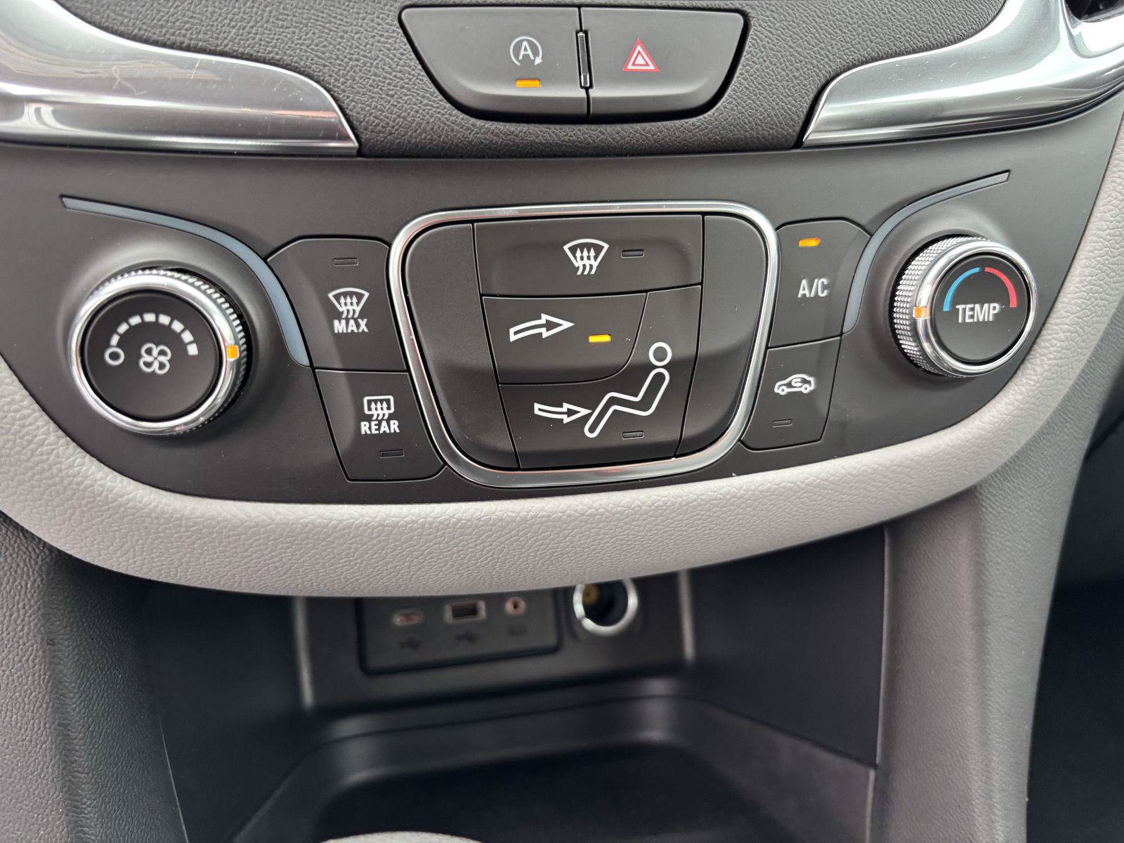 Used 2024 Chevrolet Equinox LS AWD/4WD image 24
