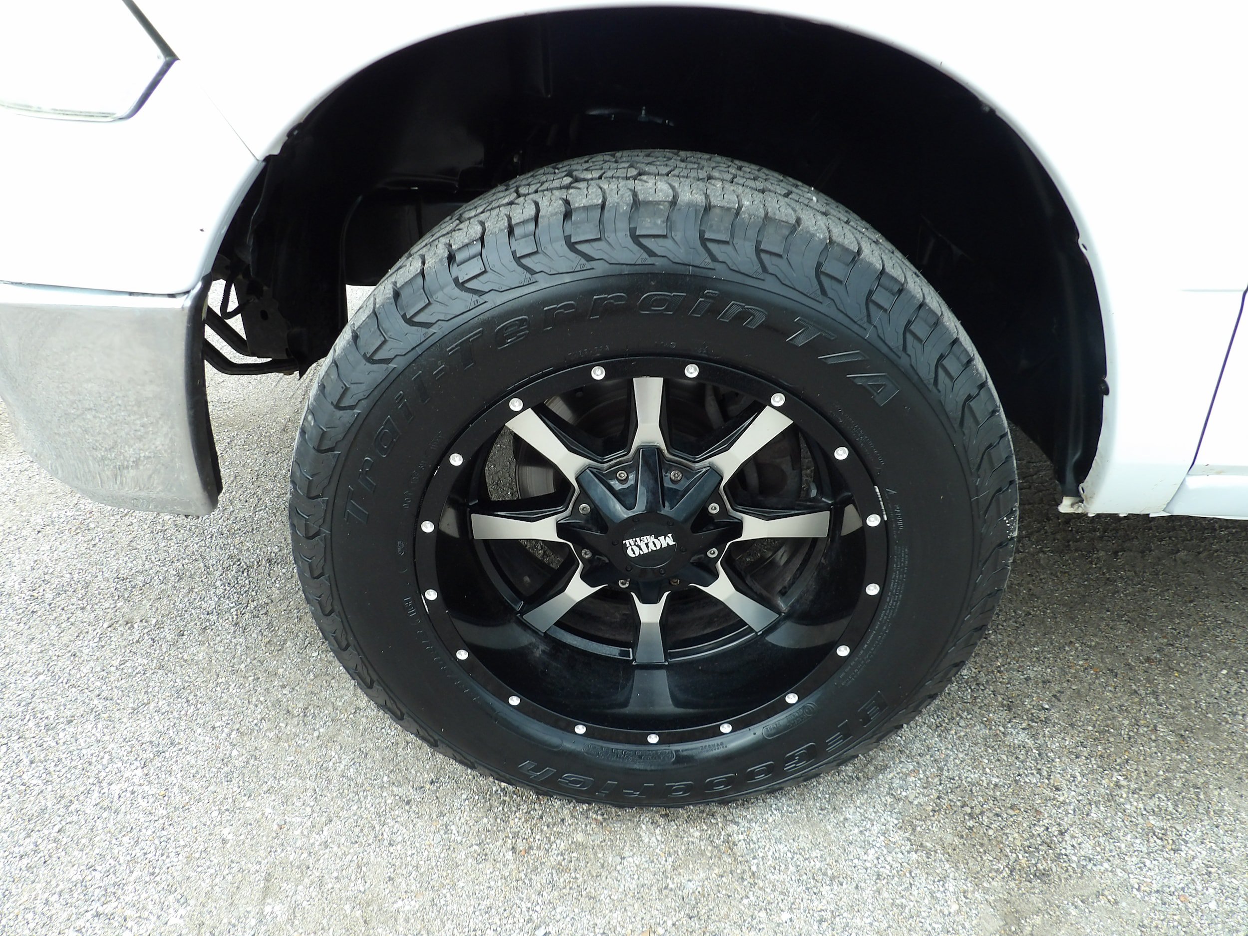 Used 2012 RAM 1500 Classic SLT w/ Protection Group AWD/4WD image 3