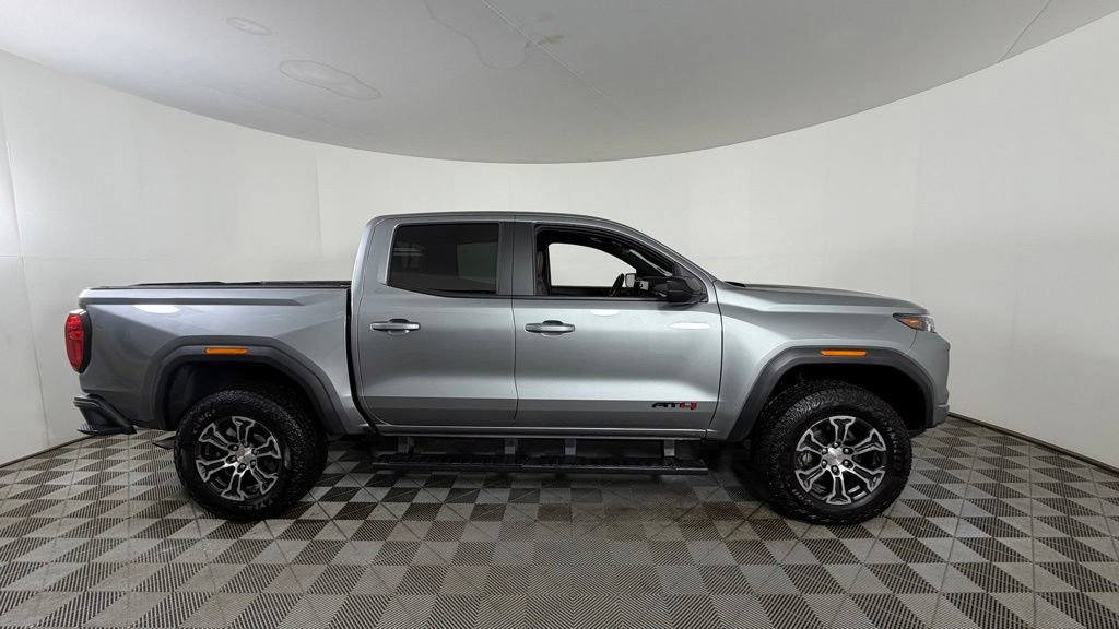 Used 2025 GMC Canyon AT4 AWD/4WD image 9