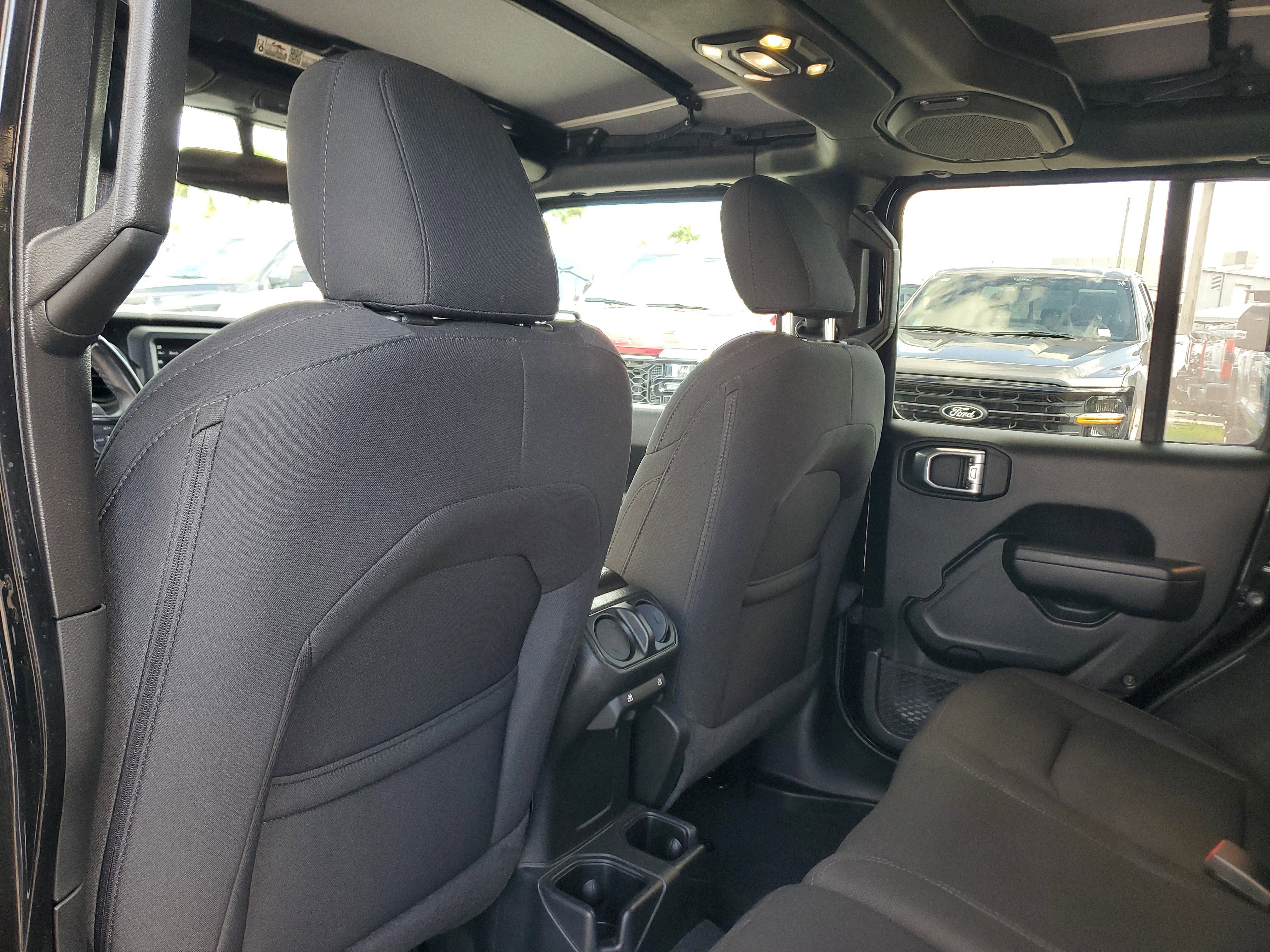 Used 2022 Jeep Wrangler Unlimited Sport AWD/4WD image 13