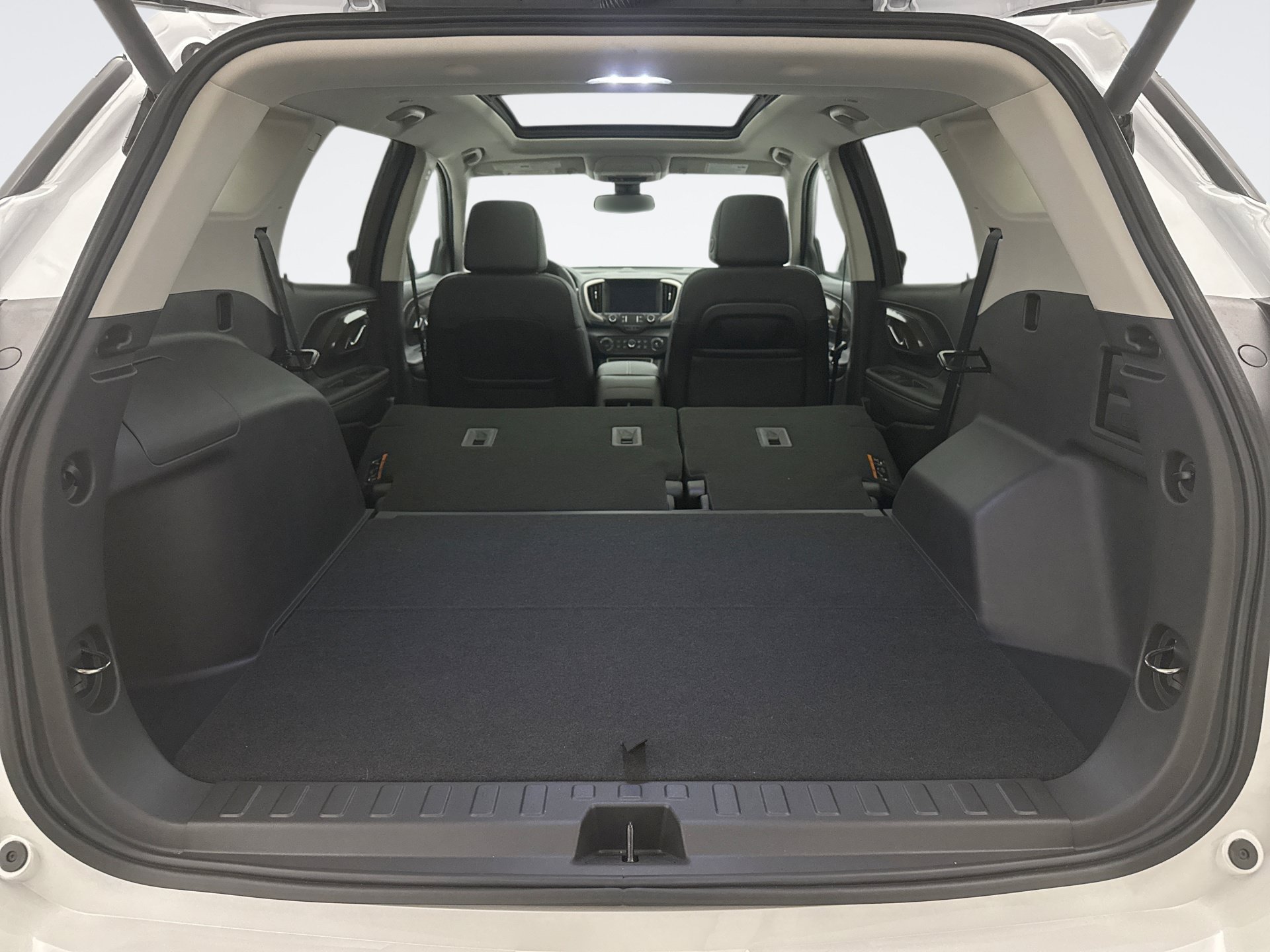 Used 2024 GMC Terrain Denali w/ Denali Premium Package AWD/4WD image 25