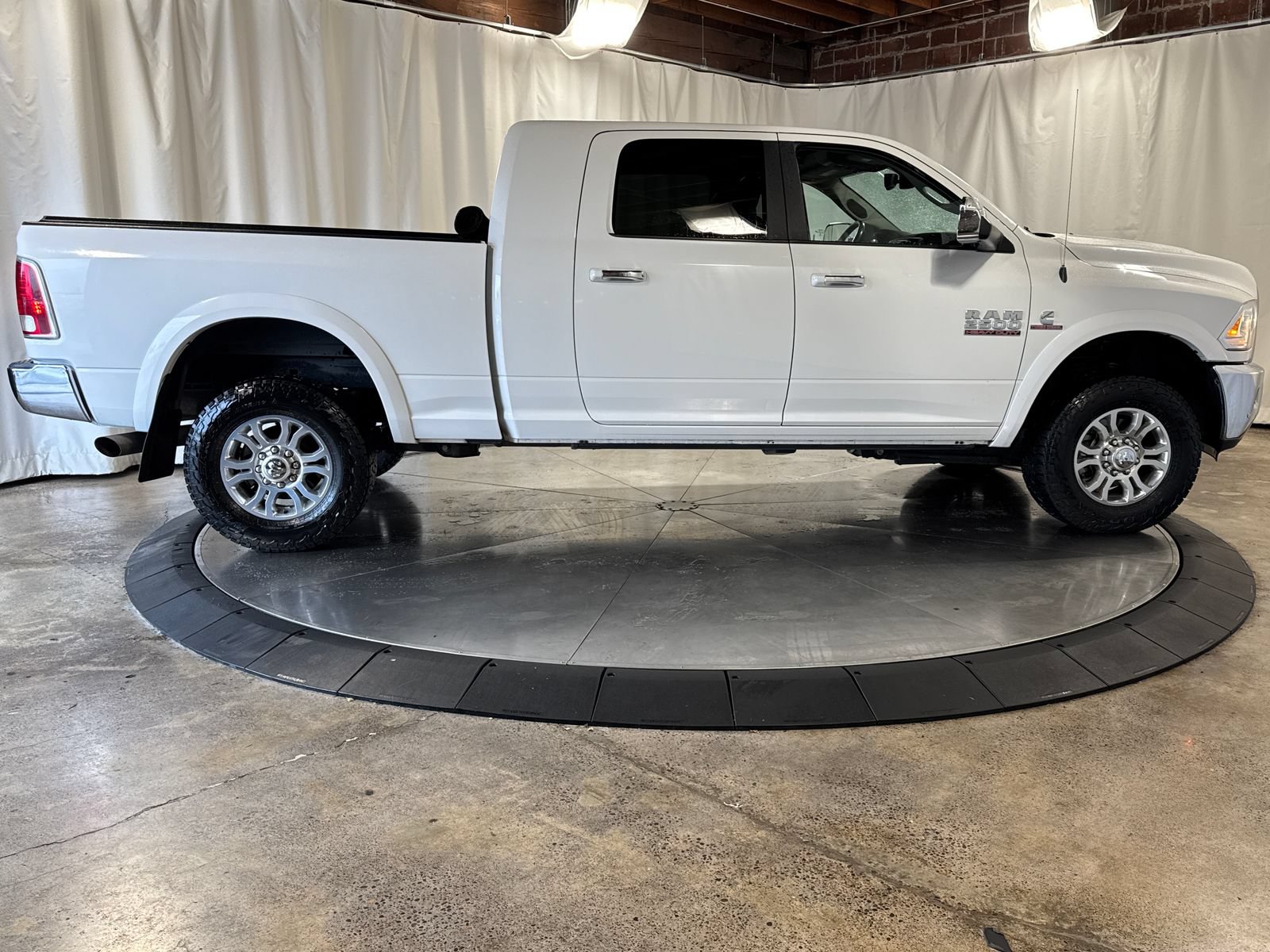 Used 2017 RAM 2500 Laramie w/ Convenience Group AWD/4WD image 6