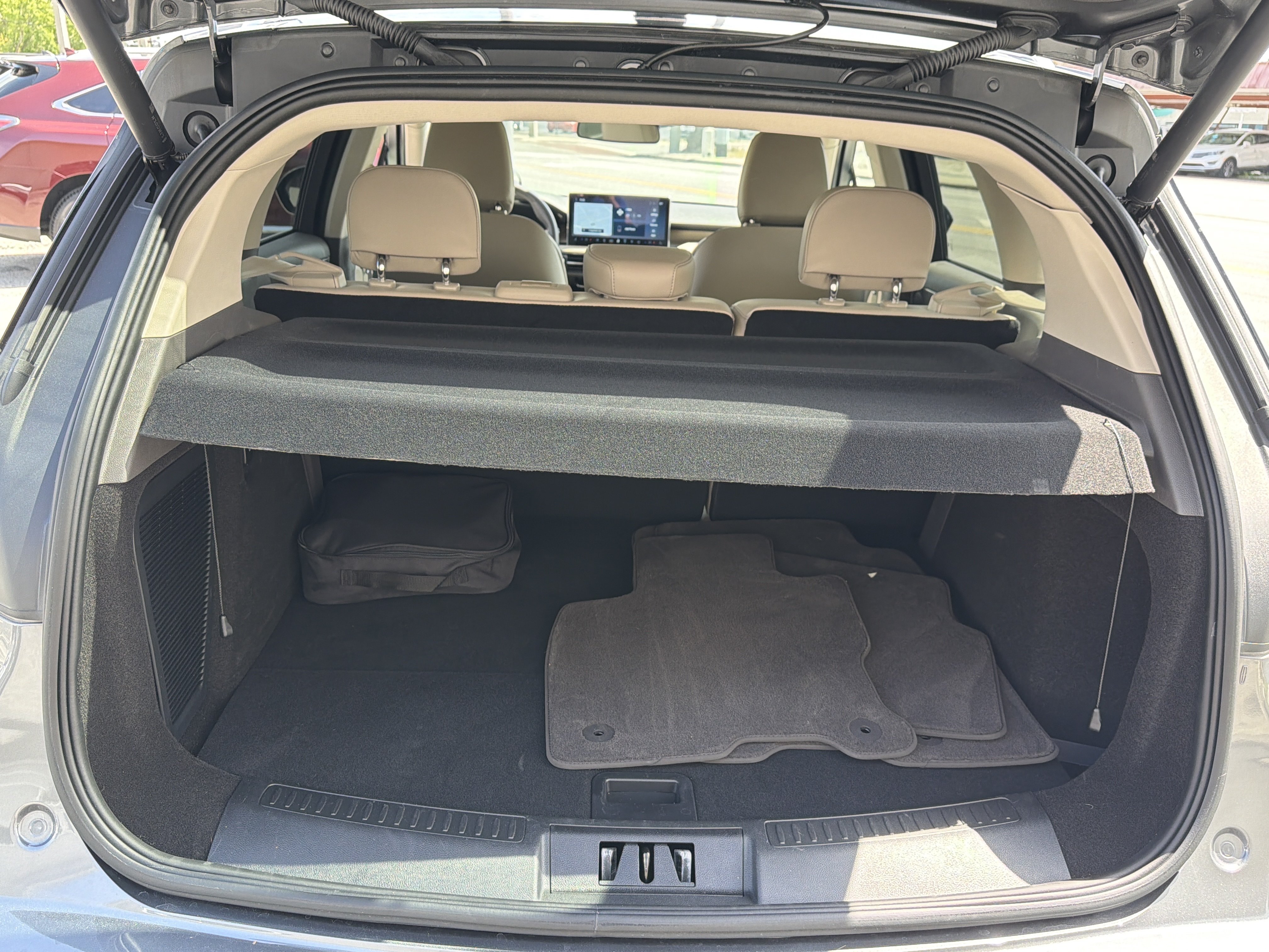 Certified 2024 Lincoln Corsair Grand Touring w/ Rear Removable Package Tray AWD/4WD image 5