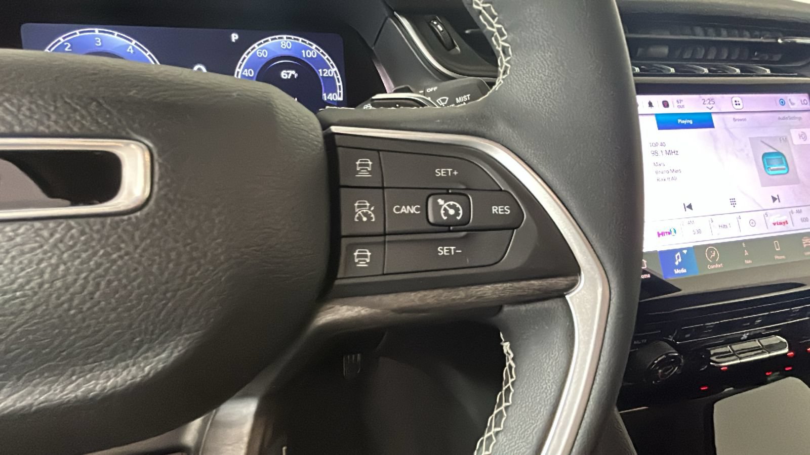Used 2023 Jeep Grand Cherokee Limited AWD/4WD image 20