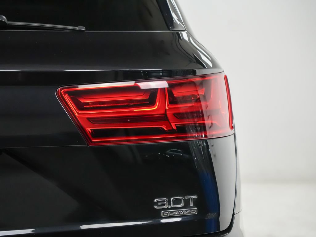 Used 2017 Audi Q7 3.0T Premium Plus AWD/4WD image 12