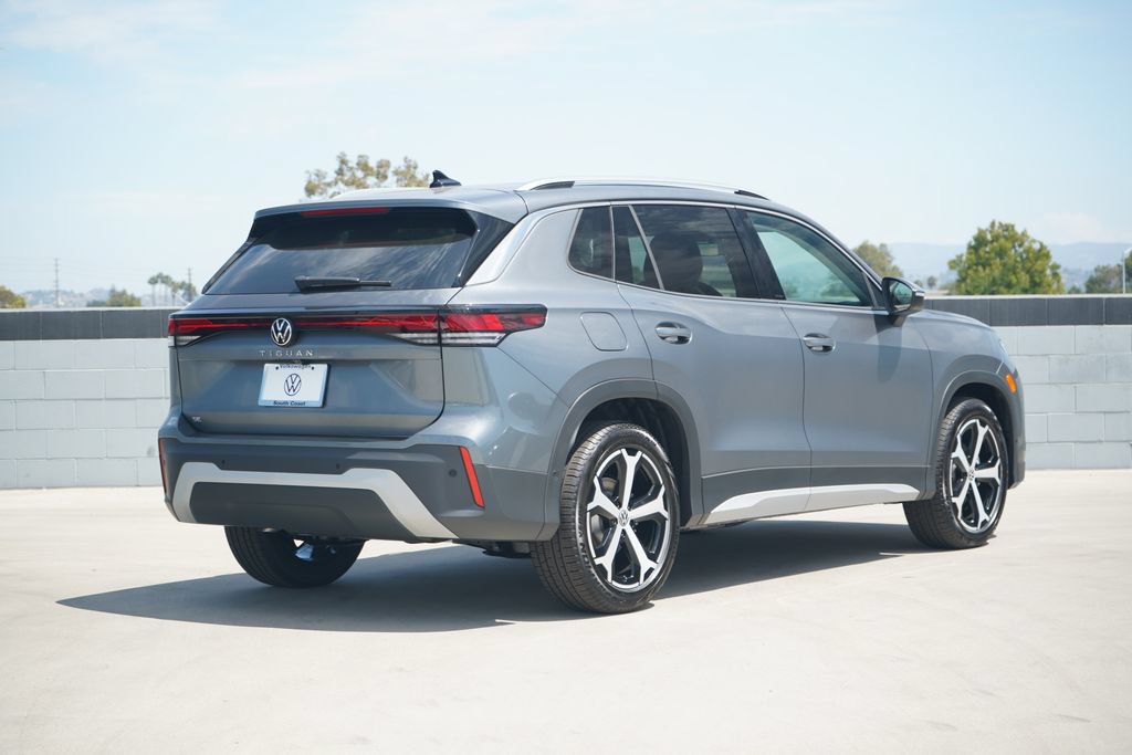 New 2026 Volkswagen Tiguan SE FWD image 3