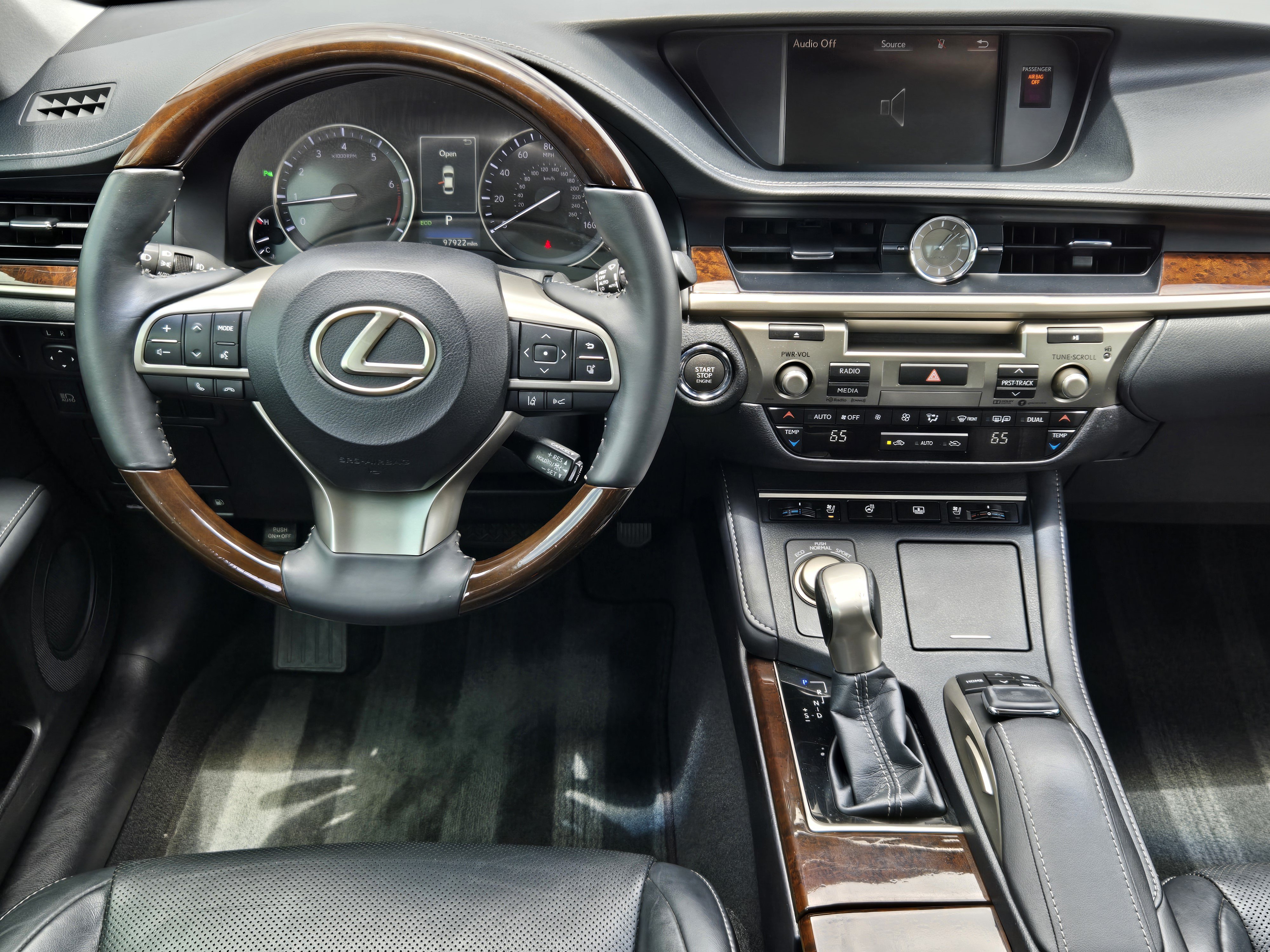 Used 2017 Lexus ES 350 w/ Luxury Package FWD image 25