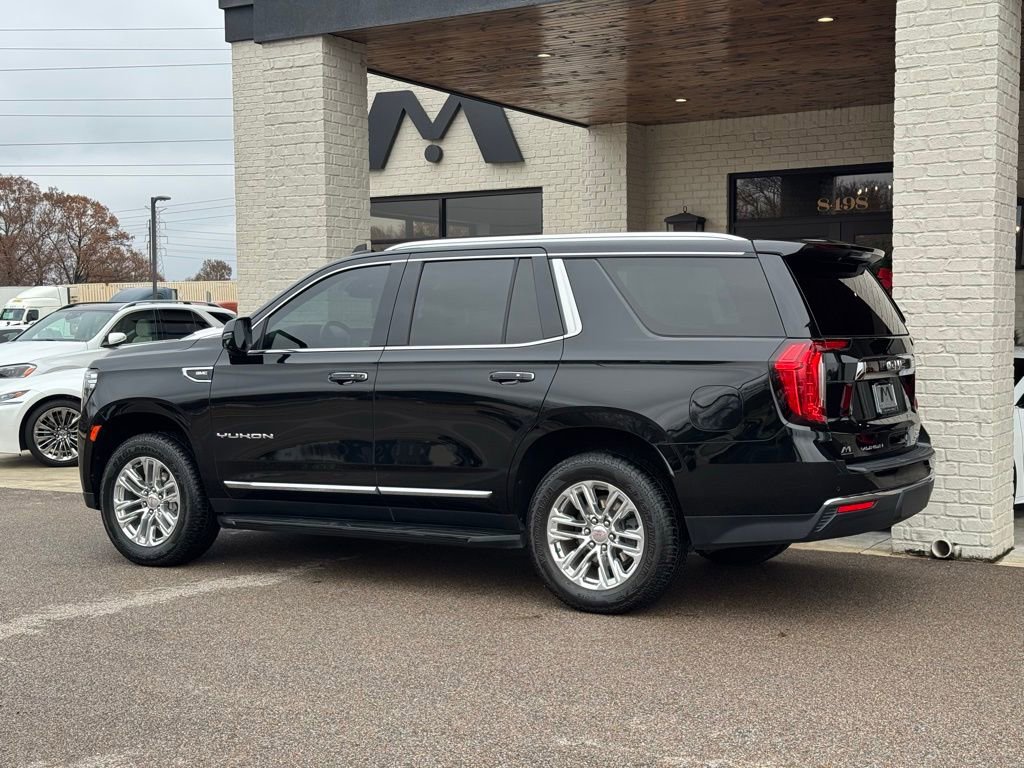 Used 2022 GMC Yukon SLT w/ SLT Premium Package image 9