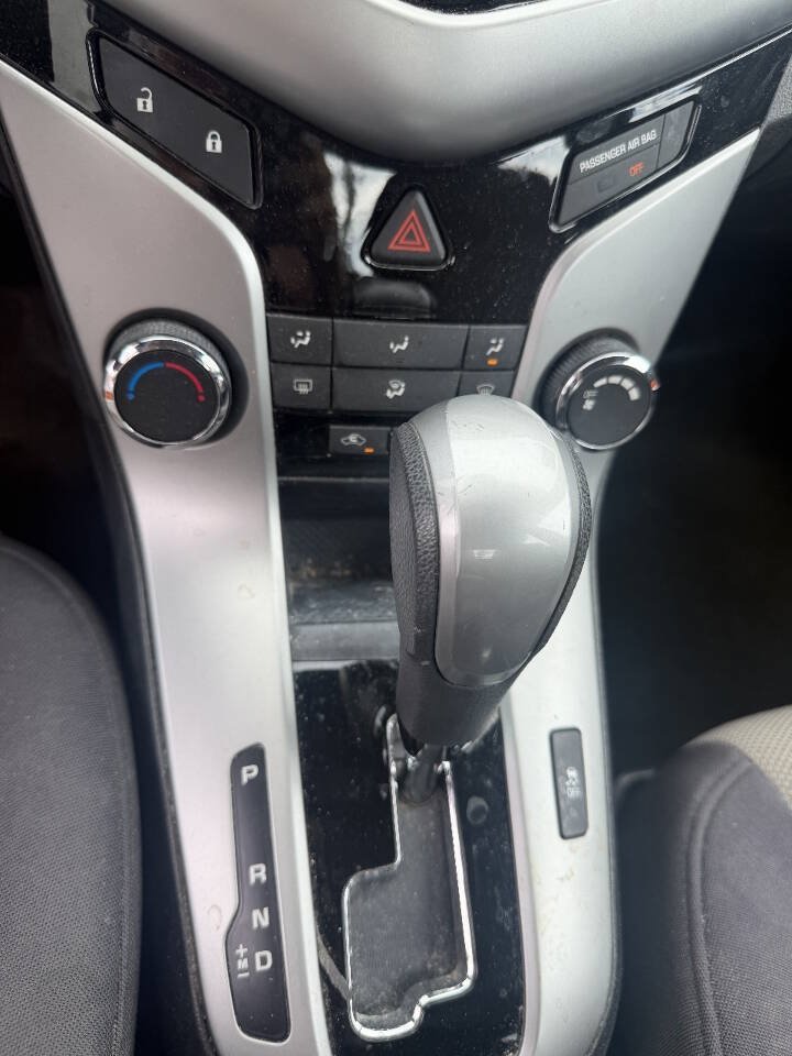 Used 2012 Chevrolet Cruze LS FWD image 7
