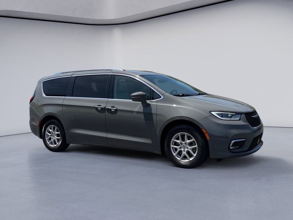 Used 2021 Chrysler Pacifica Touring-L FWD image 7