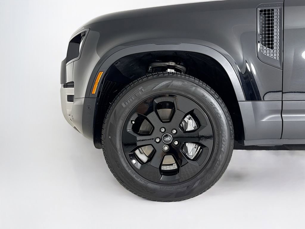 Used 2025 Land Rover Defender 110 S image 28