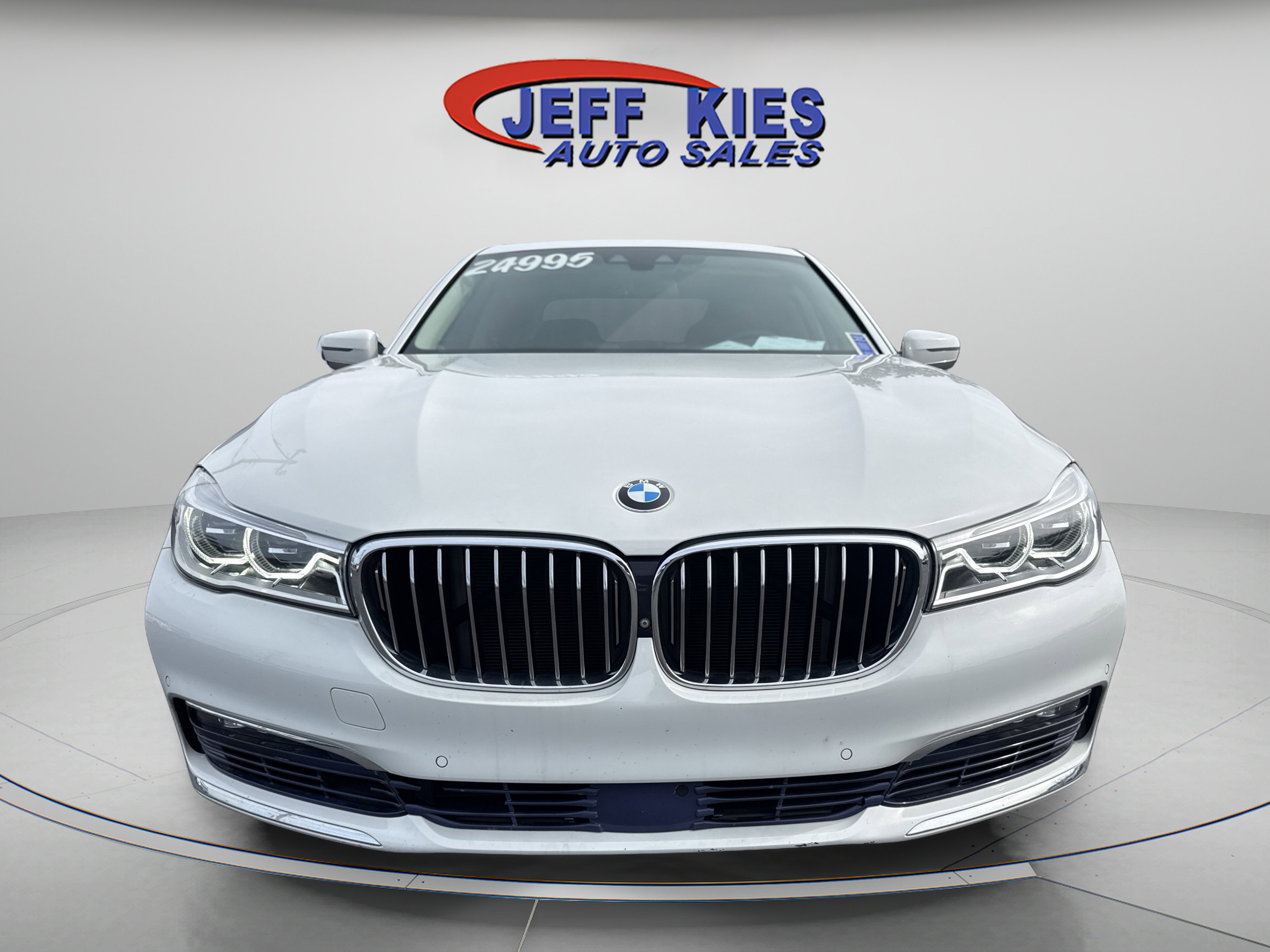 Used 2016 BMW 750i xDrive image 1