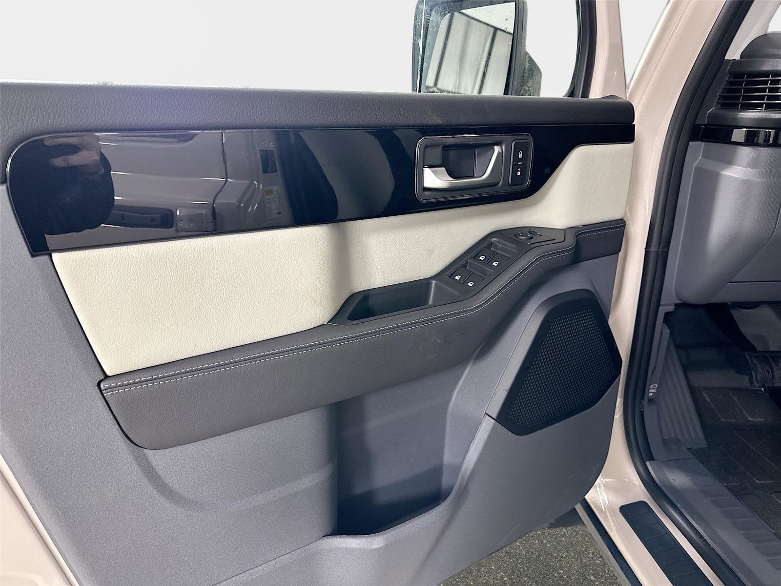 New 2025 INEOS Grenadier Fieldmaster Edition image 17