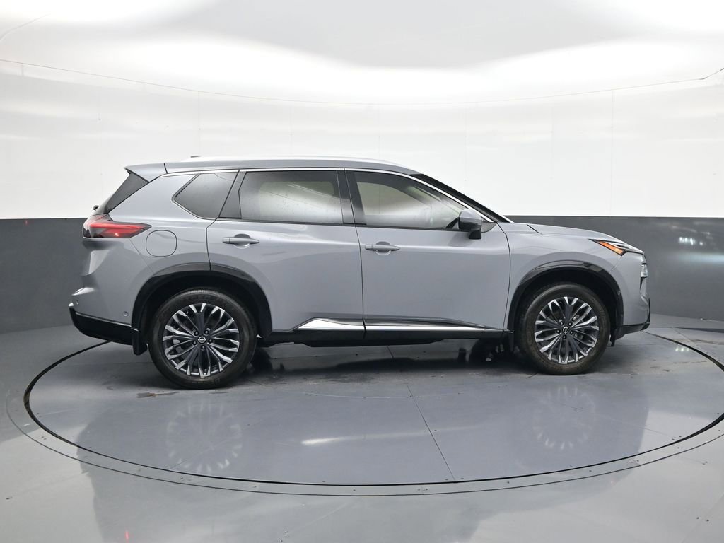 Used 2024 Nissan Rogue Platinum w/ Platinum Premium Package FWD image 8