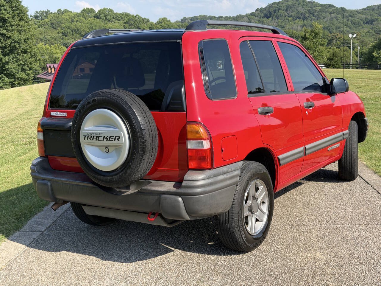 Used 2003 Chevrolet Tracker 2WD w/ Preferred Equipment Group image 19