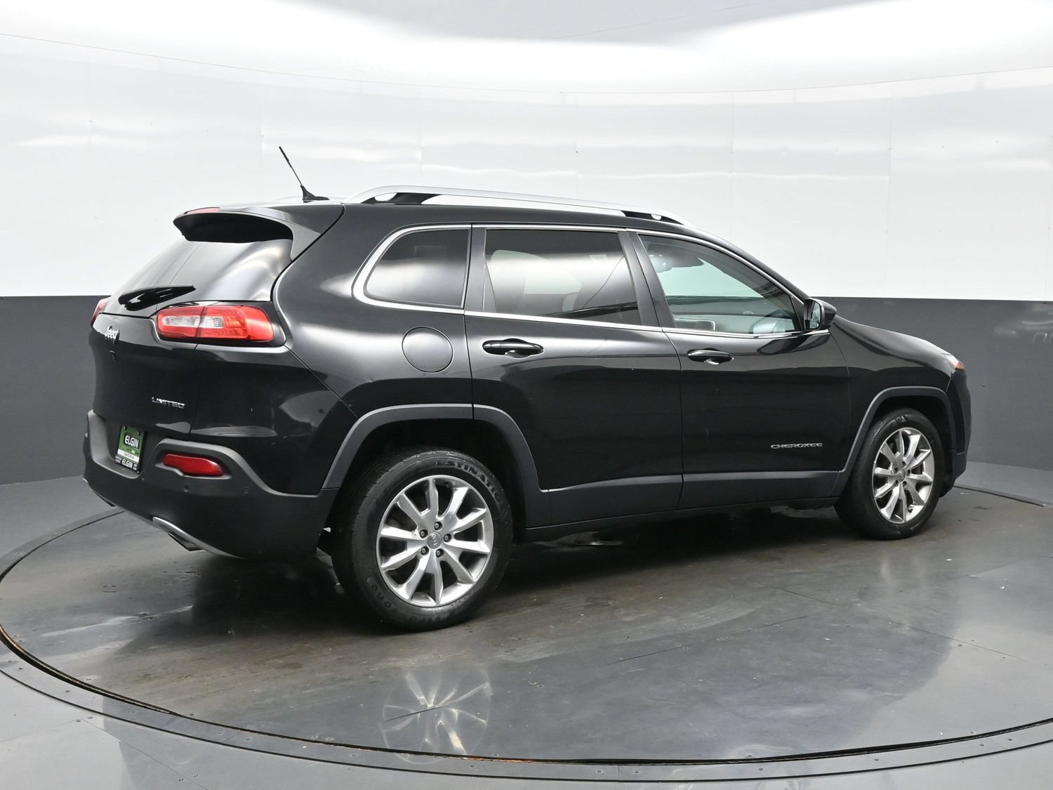 Used 2014 Jeep Cherokee Limited w/ Technology Group FWD image 8