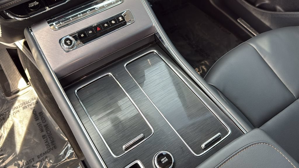 New 2025 Lincoln Aviator AWD w/ Equipment Group 101A image 14