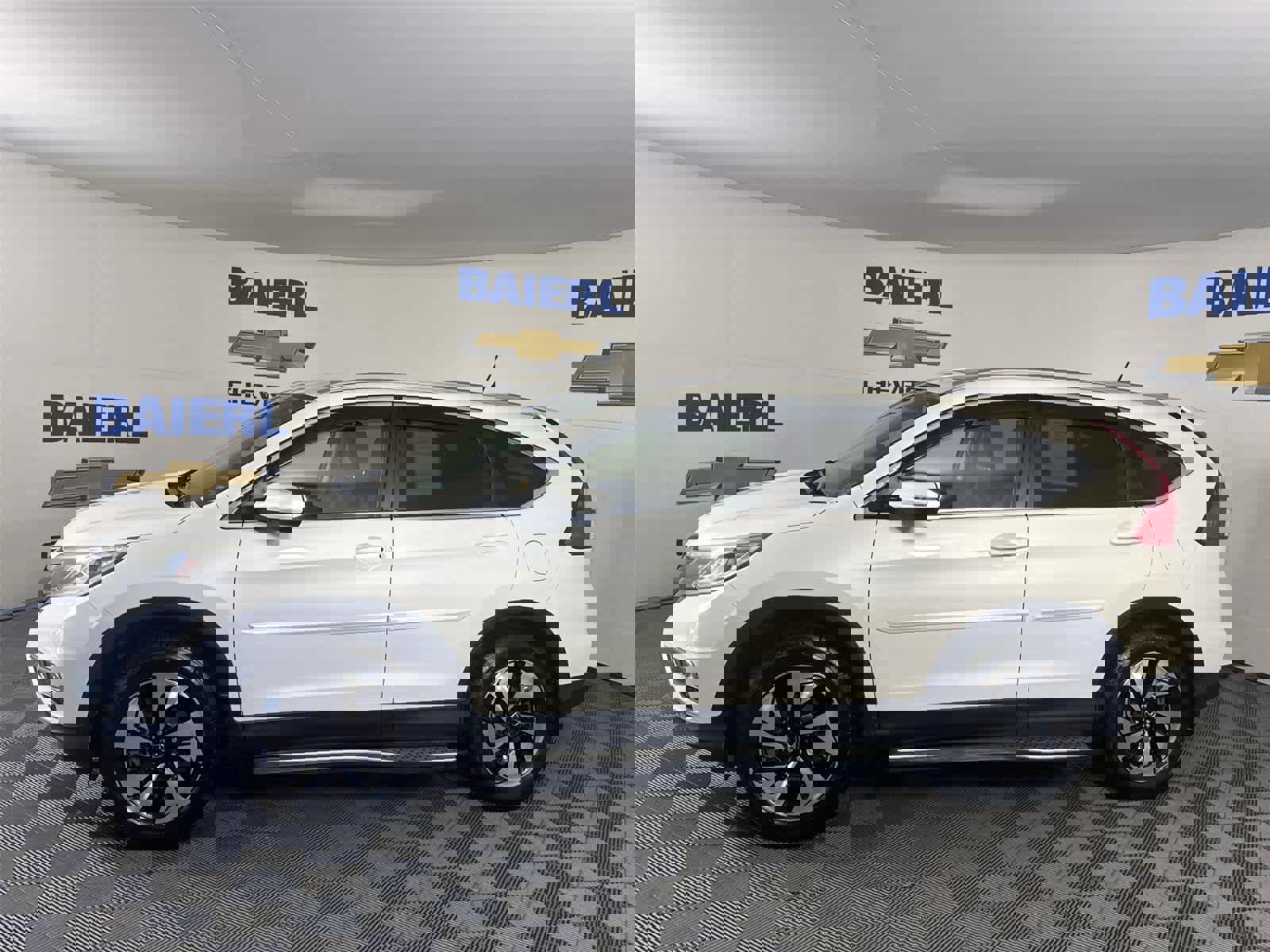 Used 2015 Honda CR-V Touring image 2