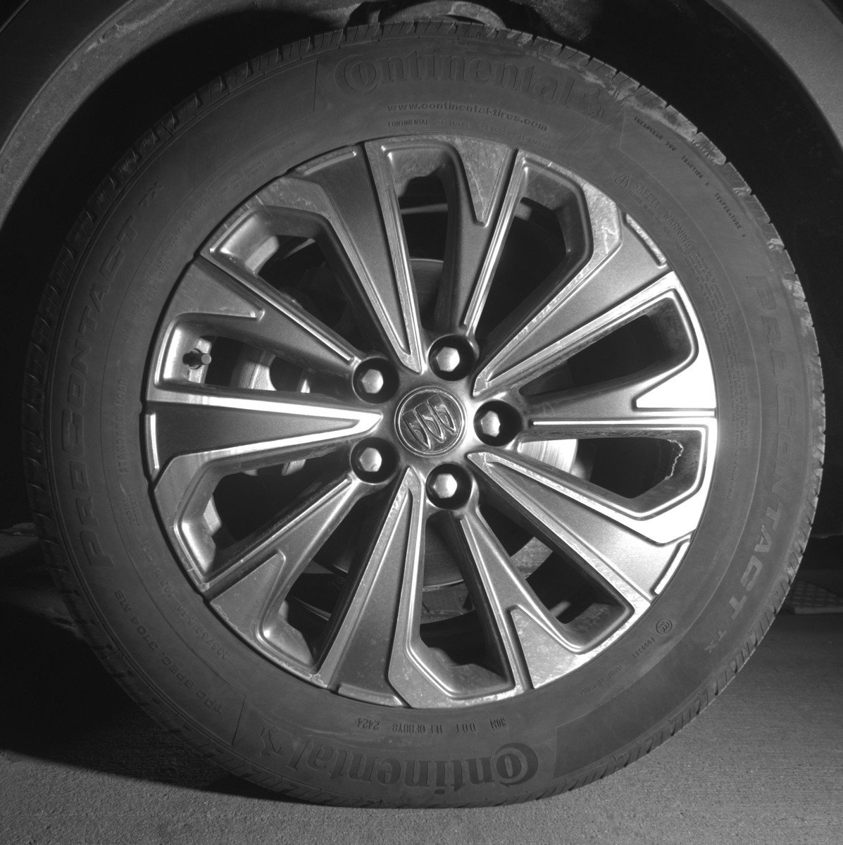 Used 2024 Buick Envision Preferred AWD/4WD image 12