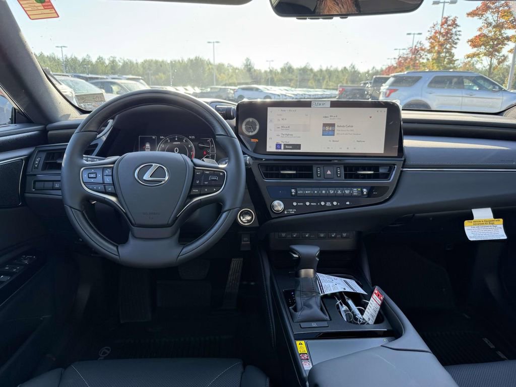 Used 2025 Lexus ES 350 w/ Luxury Package image 8