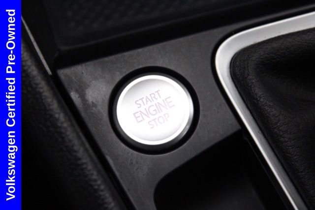 Used 2025 Volkswagen Jetta SE image 30