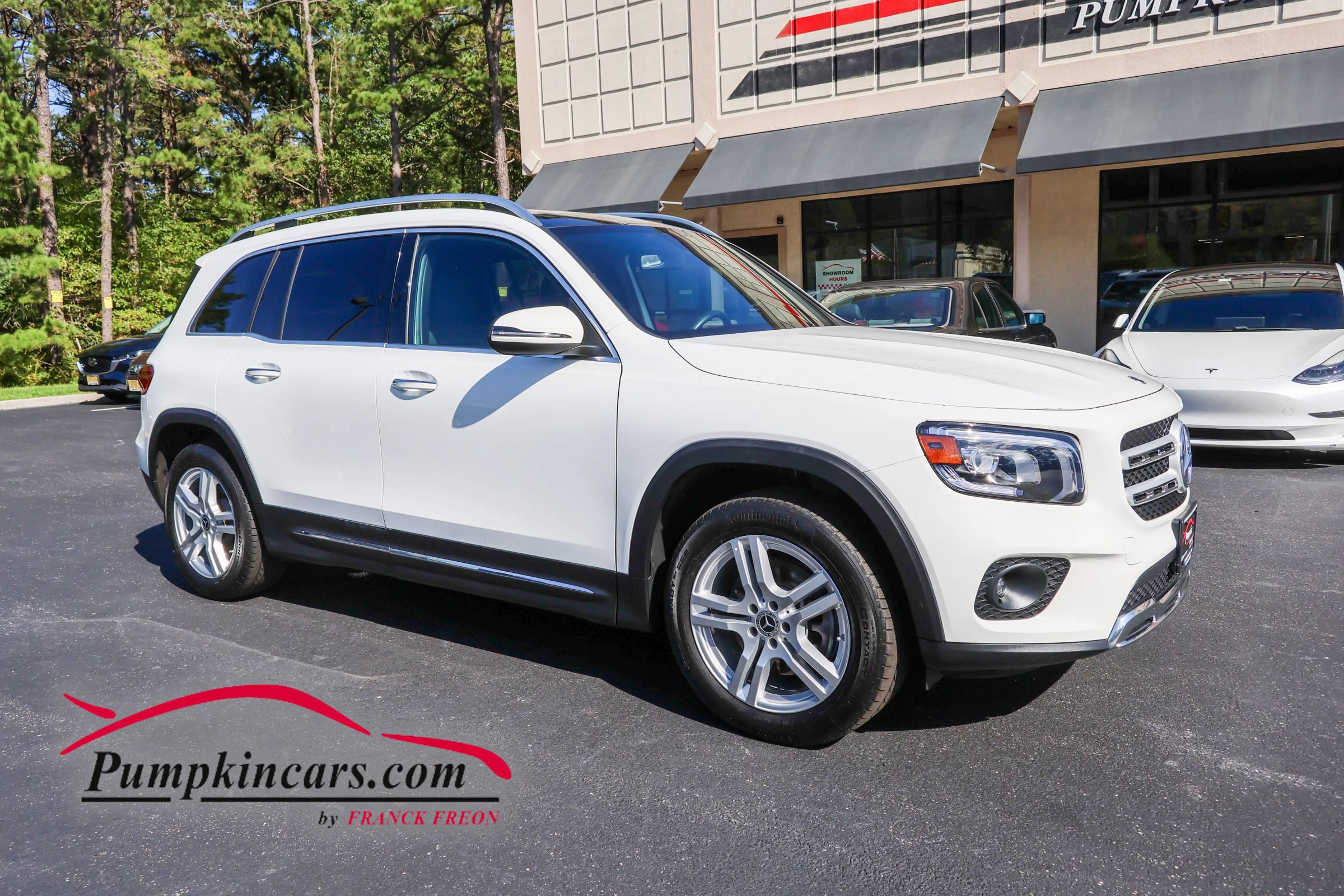 Used 2023 Mercedes-Benz GLB 250 4MATIC w/ Premium Package image 1
