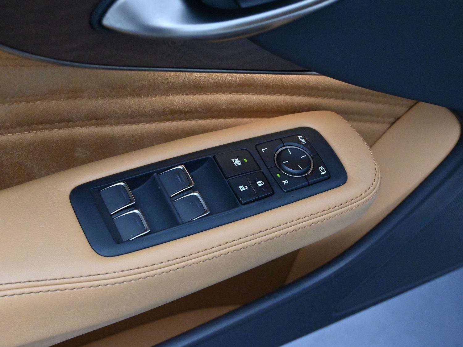 Used 2022 Lexus LS 500 w/ Accessory Package (Z1) image 11