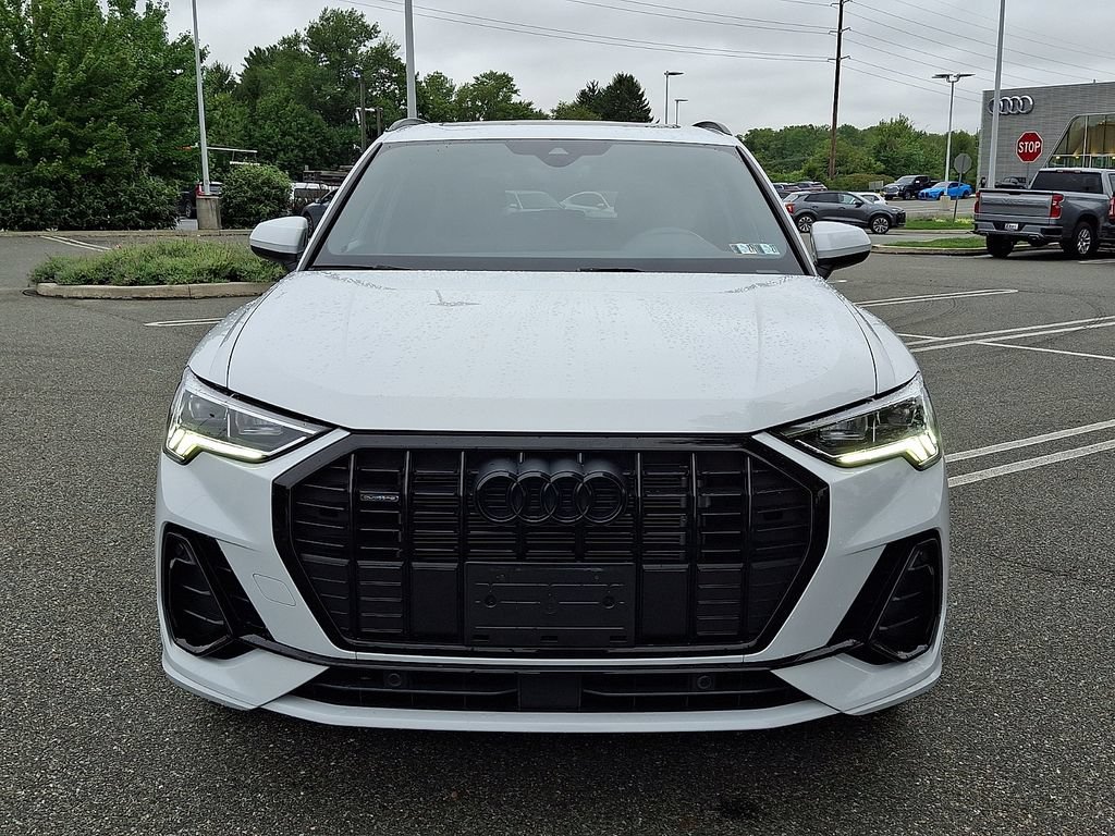 Used 2023 Audi Q3 2.0T Premium w/ Black Optic Sport Package AWD/4WD image 5