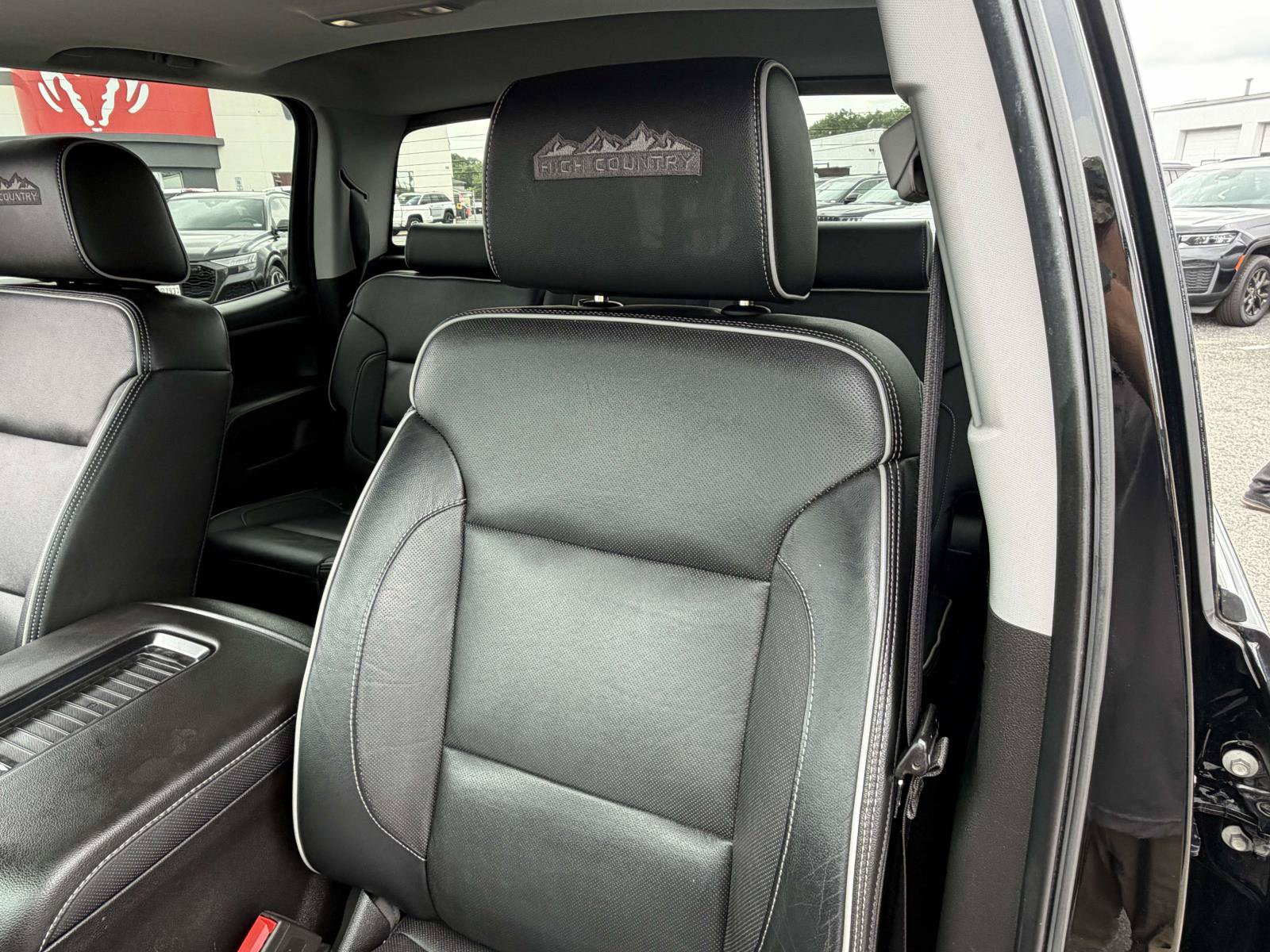 Used 2018 Chevrolet Silverado 1500 High Country AWD/4WD image 27