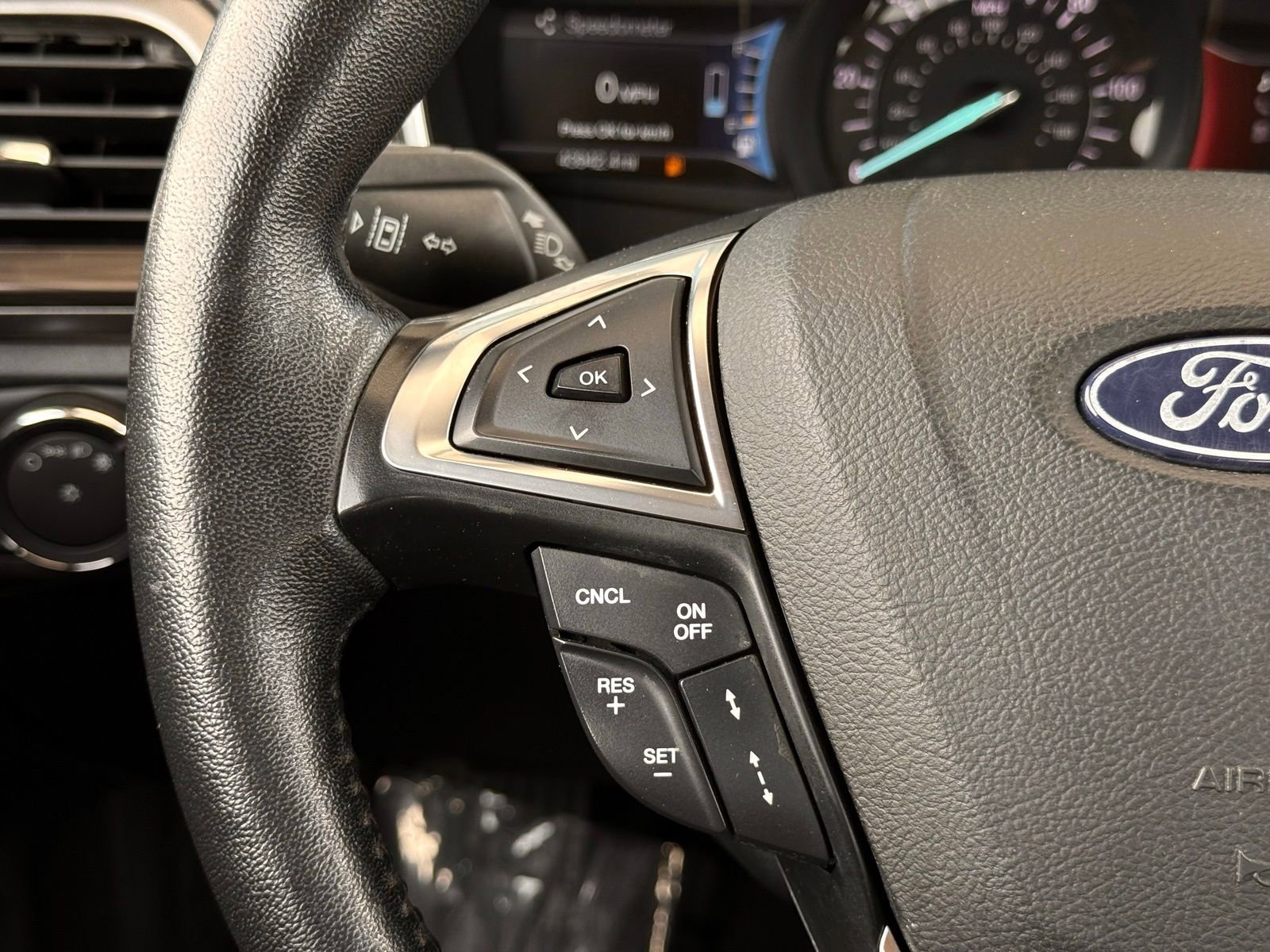 Used 2018 Ford Fusion SE w/ Equipment Group 602A FWD image 26