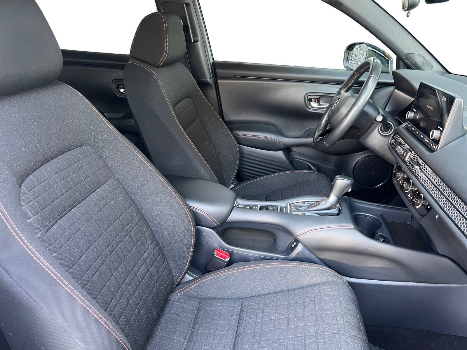 Used 2025 Honda HR-V Sport image 15