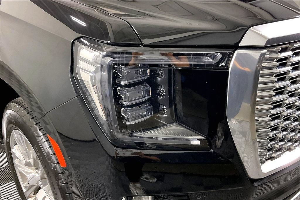 Used 2022 GMC Yukon XL Denali AWD/4WD image 38