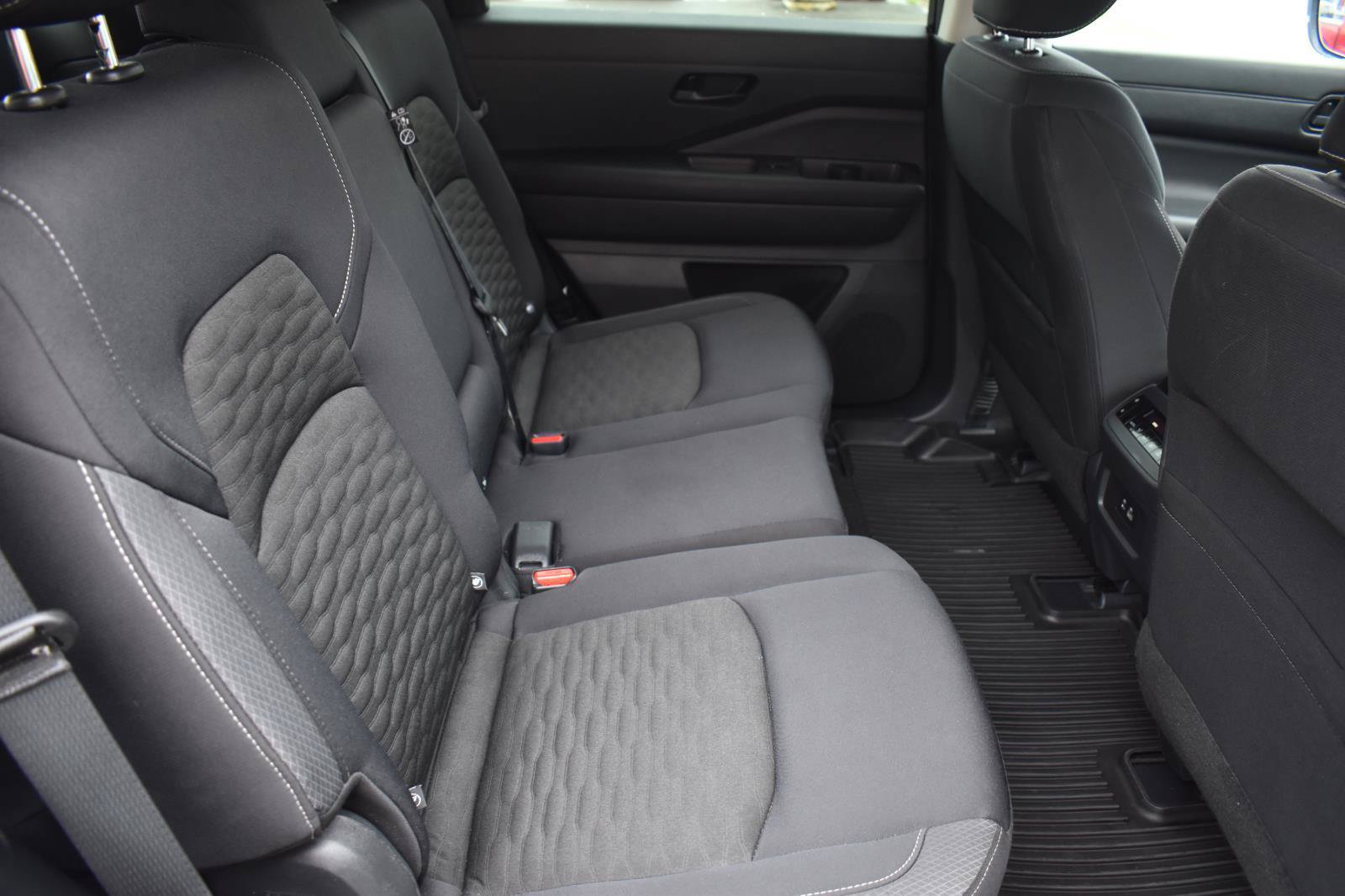 Used 2024 Nissan Pathfinder SV FWD image 62