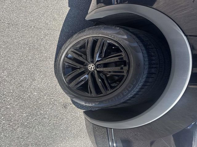 Used 2022 Volkswagen Tiguan SE R-Line image 15