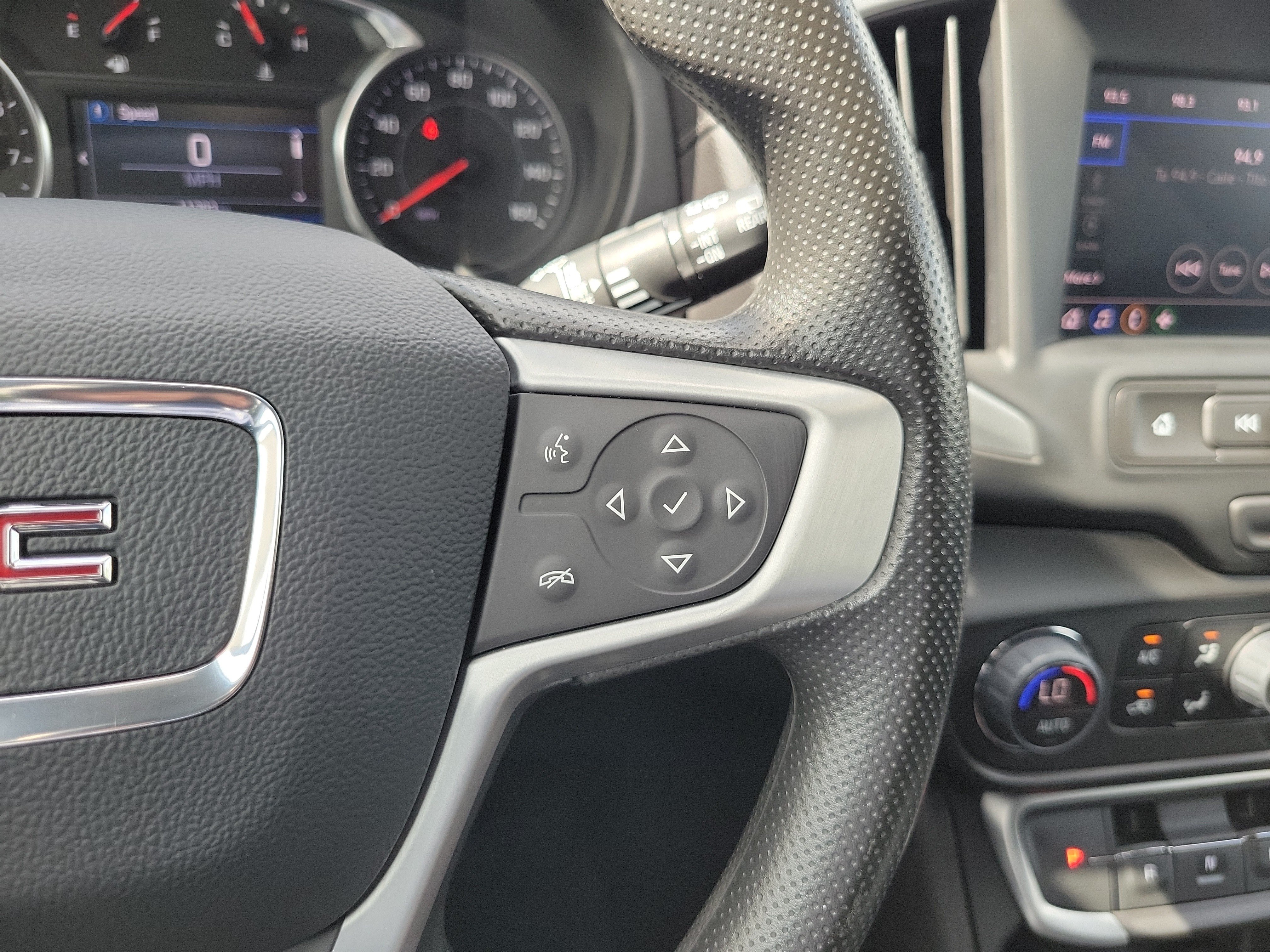 Used 2023 GMC Terrain SLE w/ Driver Convenience Package FWD image 21