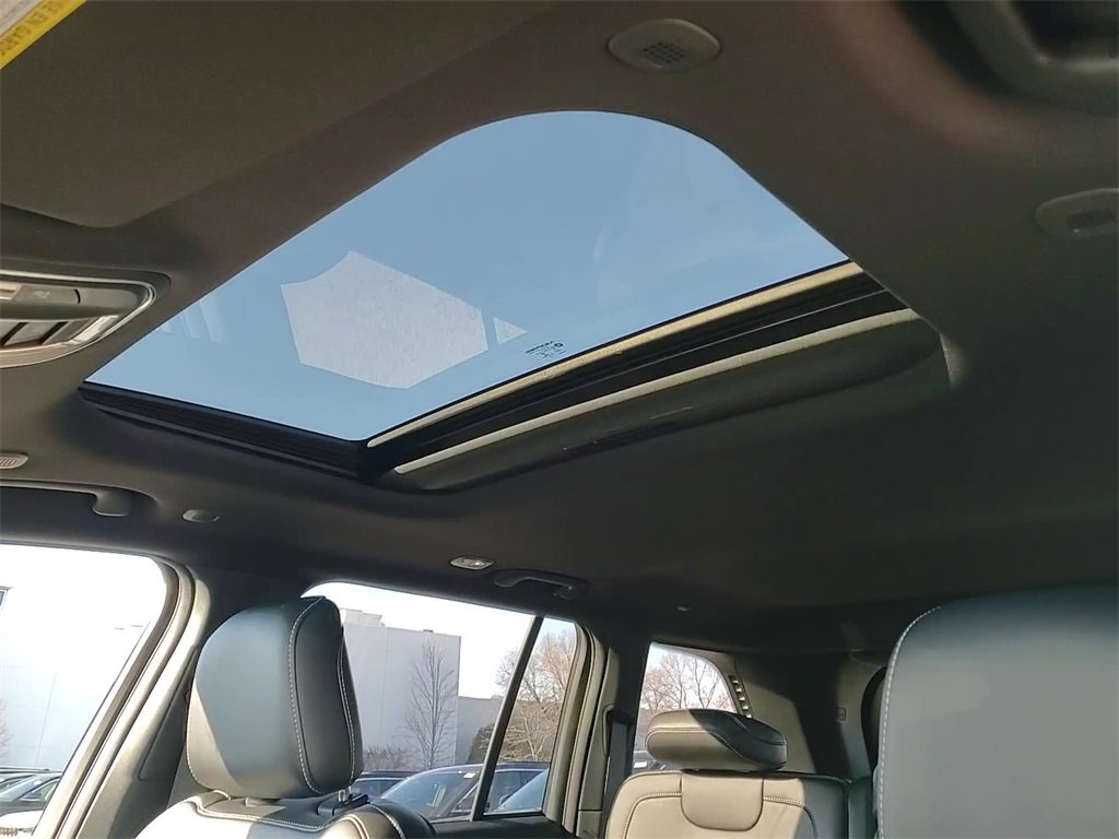 New 2026 Jeep Grand Cherokee Altitude image 19