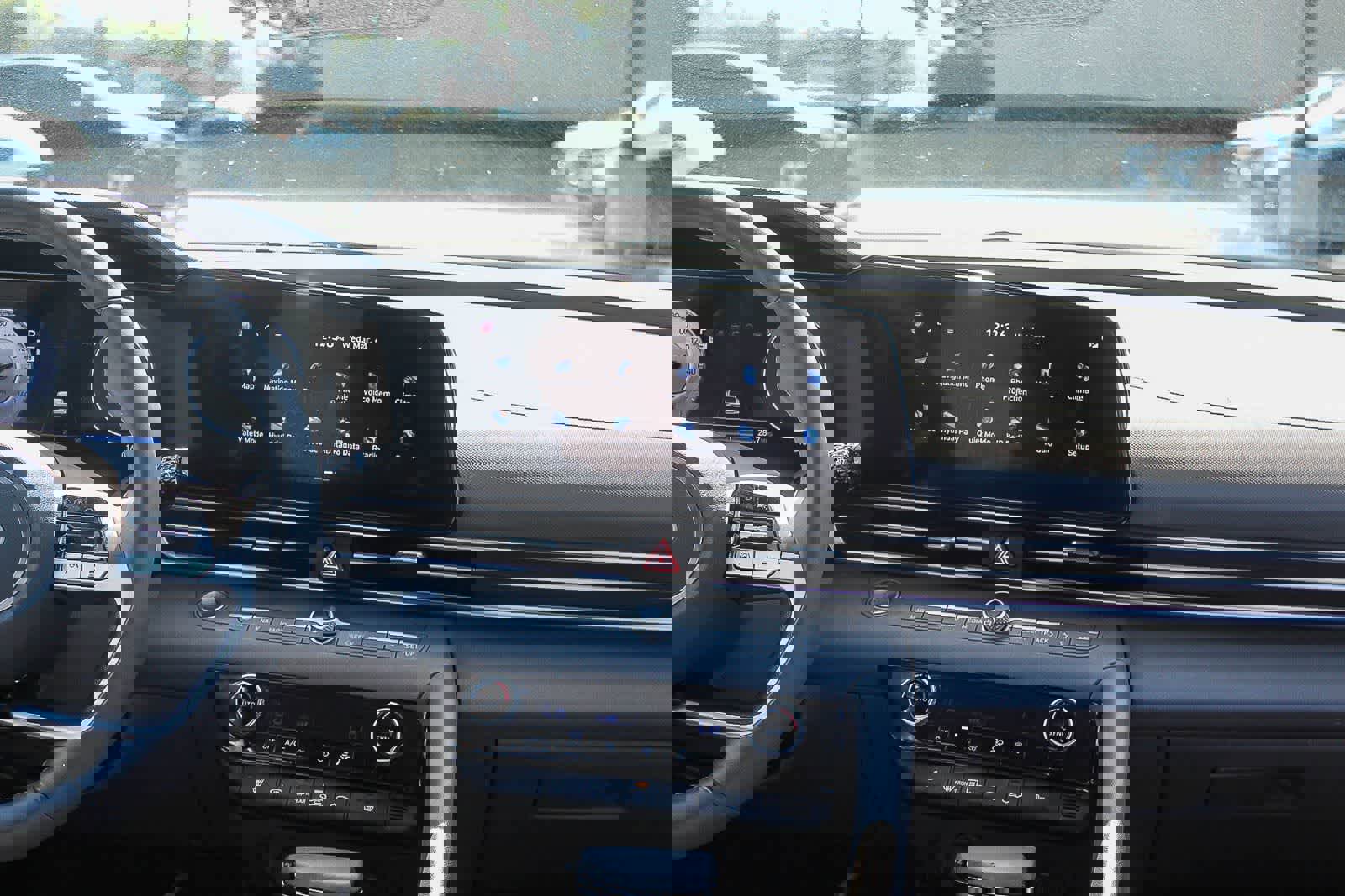 Certified 2024 Hyundai Elantra SEL w/ Convenience Package image 17