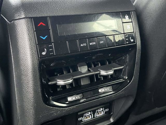 Used 2023 Jeep Grand Cherokee L Limited image 20