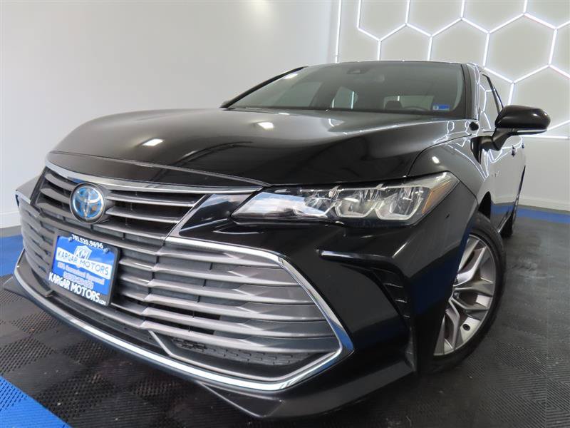 Used 2021 Toyota Avalon XLE w/ Moonroof Package
