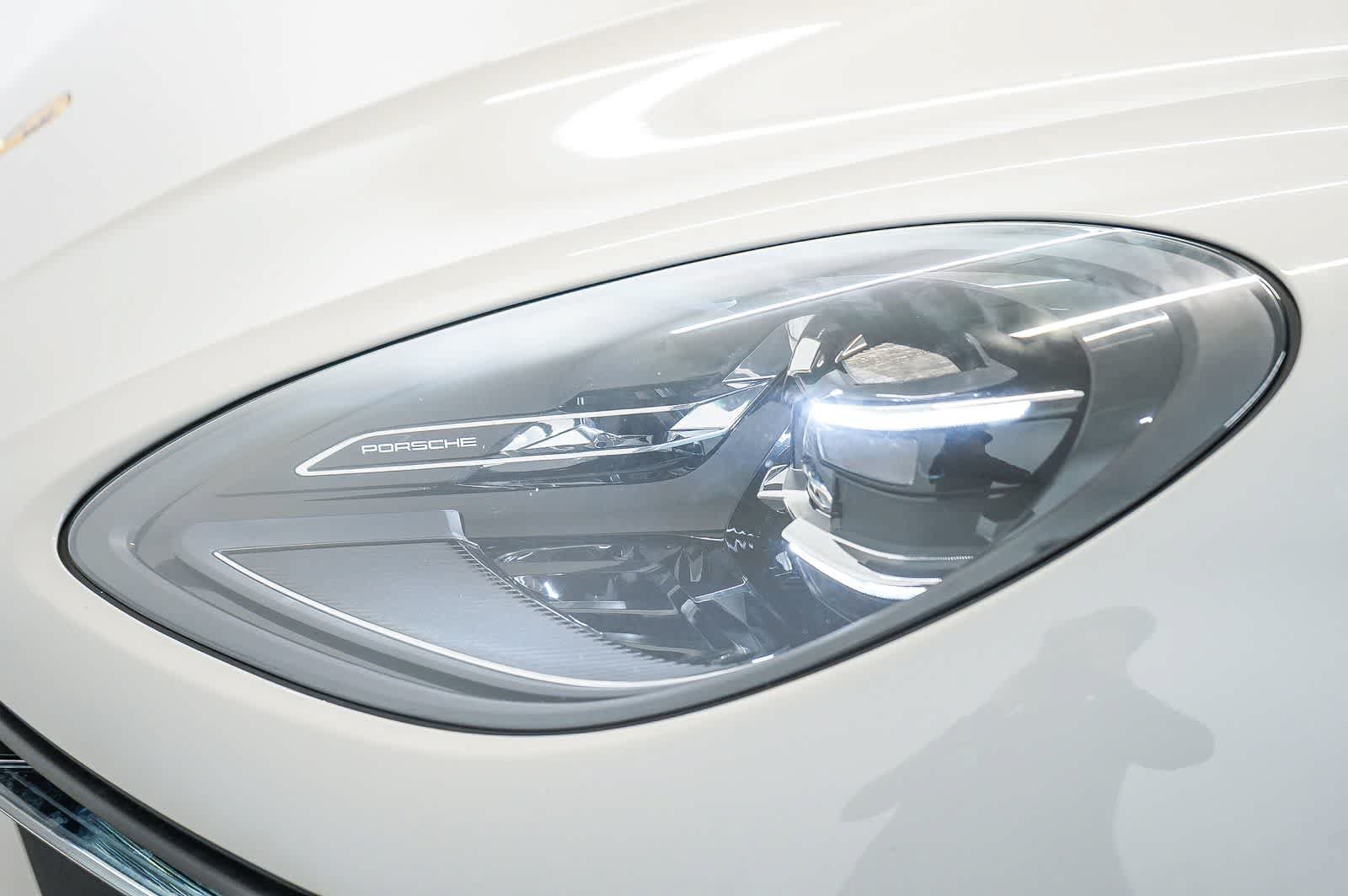 Certified 2026 Porsche Macan AWD/4WD image 15